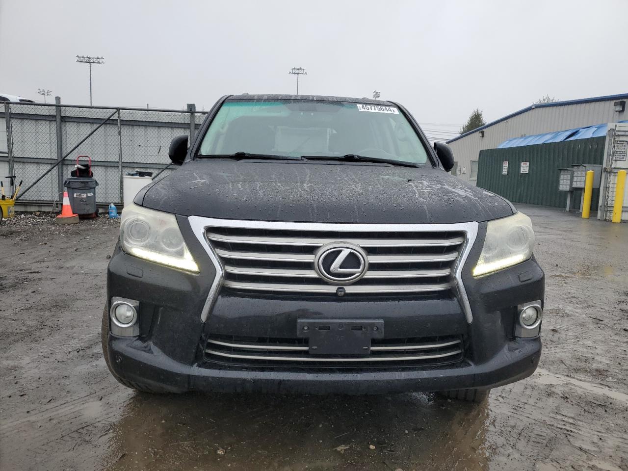 Photo 4 VIN: JTJHY7AX5D4131064 - LEXUS LX 