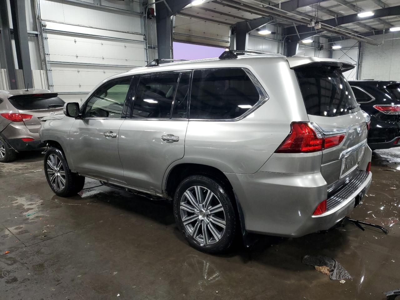 Photo 1 VIN: JTJHY7AX5G4189244 - LEXUS LX 