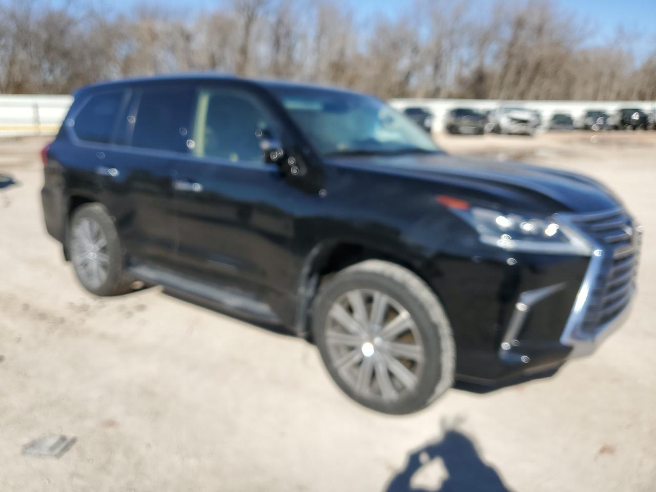 Photo 3 VIN: JTJHY7AX5G4218869 - LEXUS LX 