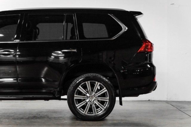 Photo 9 VIN: JTJHY7AX5H4238718 - LEXUS LX 