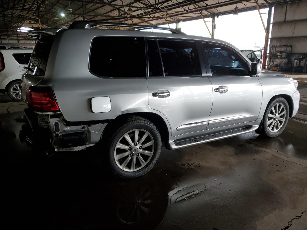 Photo 2 VIN: JTJHY7AX6A4049677 - LEXUS LX 