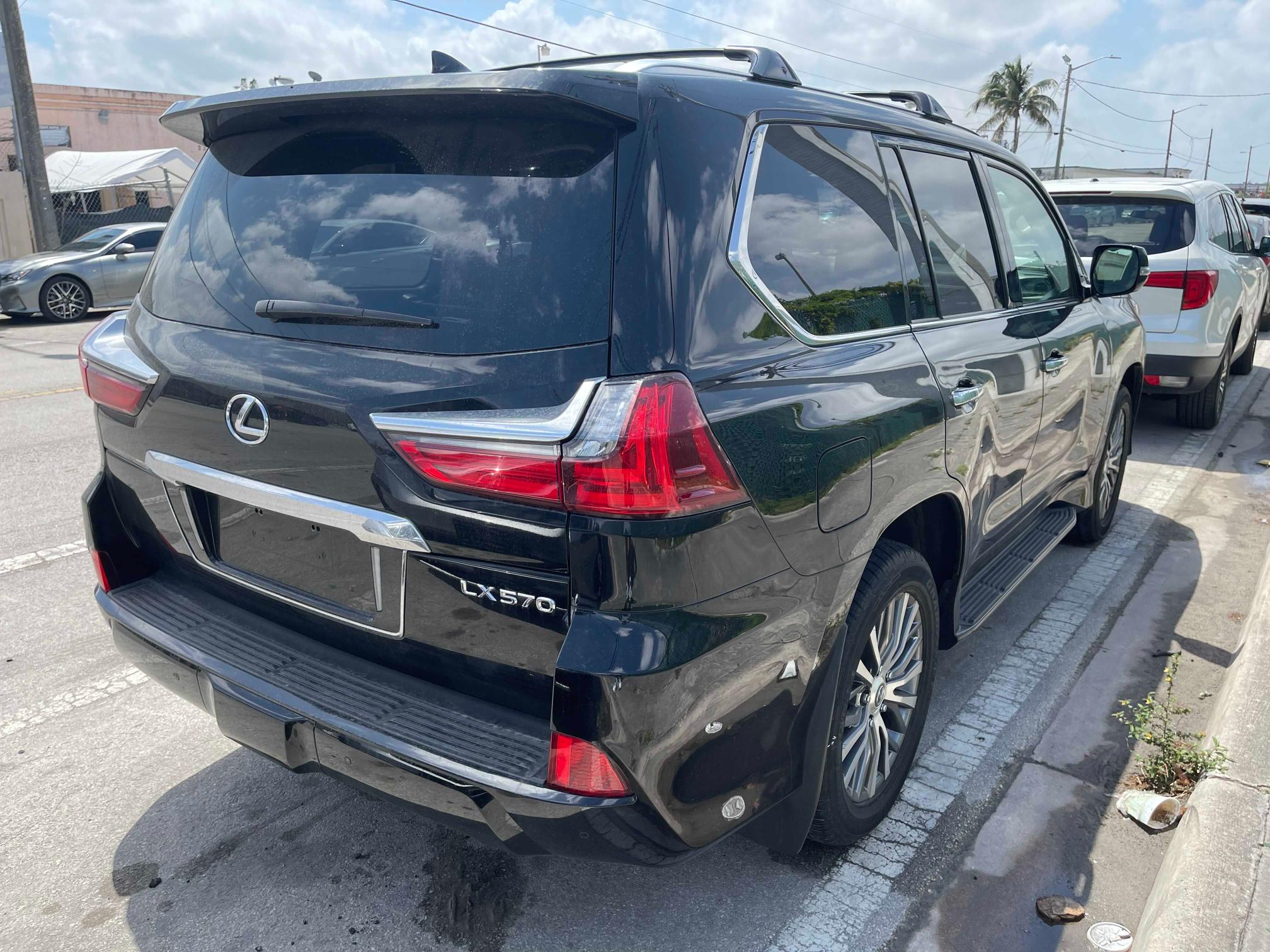 Photo 3 VIN: JTJHY7AX6J4272527 - LEXUS LX 570 