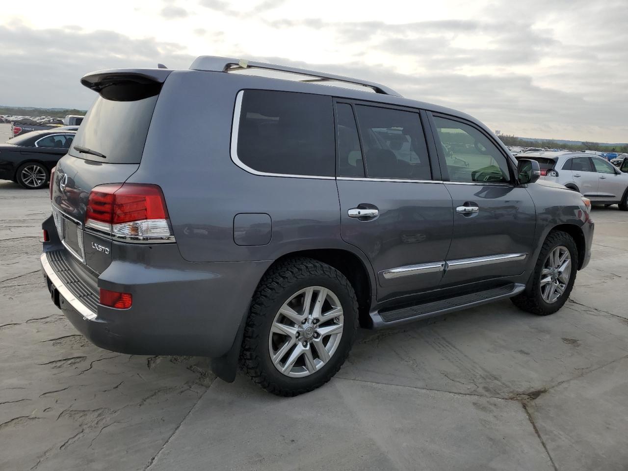 Photo 2 VIN: JTJHY7AX7D4102861 - LEXUS LX 