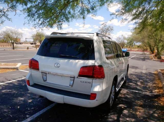 Photo 3 VIN: JTJHY7AX8B4059080 - LEXUS LX 570 