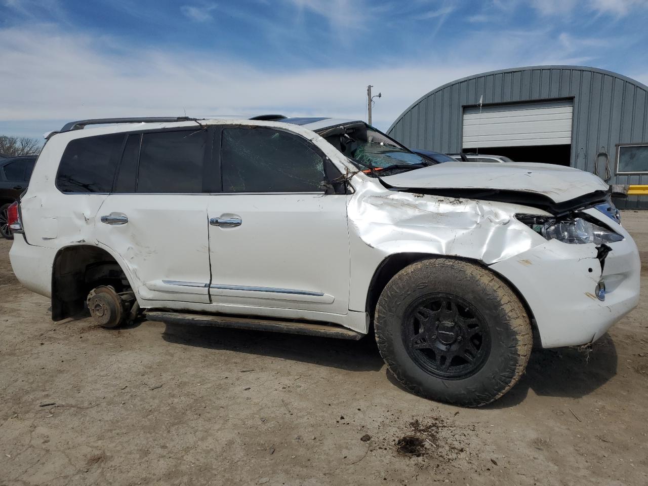 Photo 3 VIN: JTJHY7AX8B4070998 - LEXUS LX 