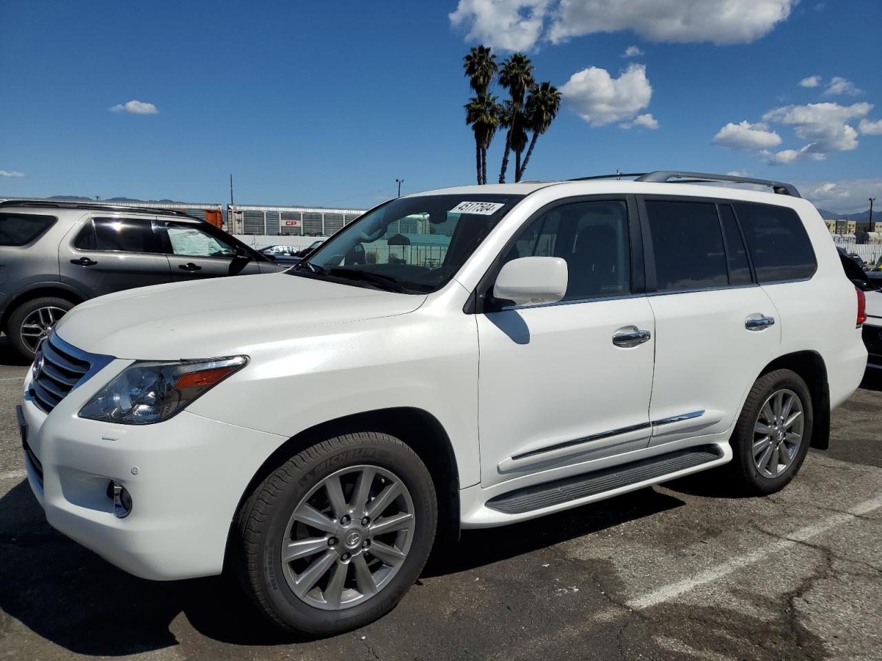 Photo 0 VIN: JTJHY7AX9B4079564 - LEXUS LX 