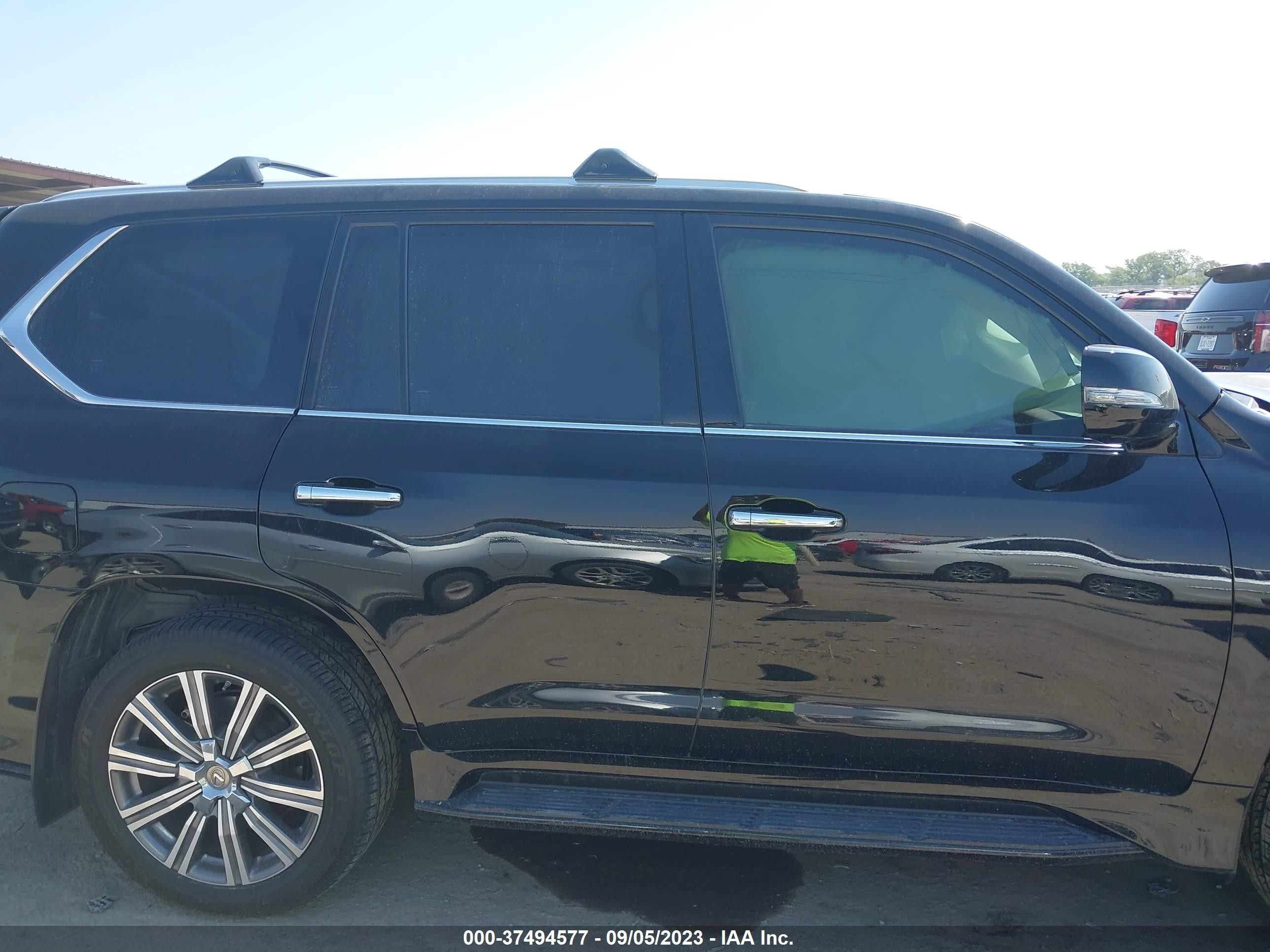 Photo 12 VIN: JTJHY7AXXH4230551 - LEXUS LX 