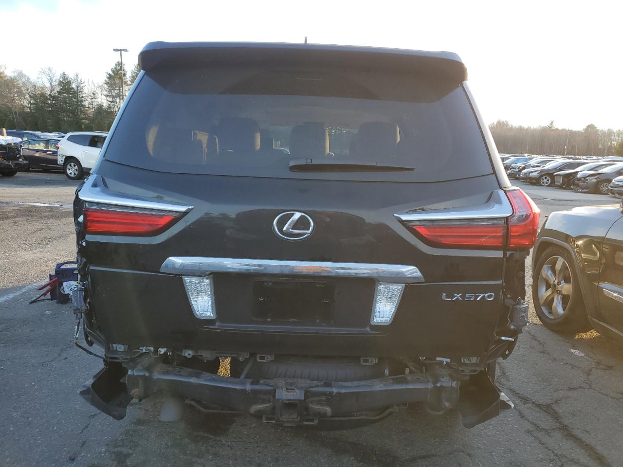 Photo 5 VIN: JTJHY7AXXH4233059 - LEXUS LX 