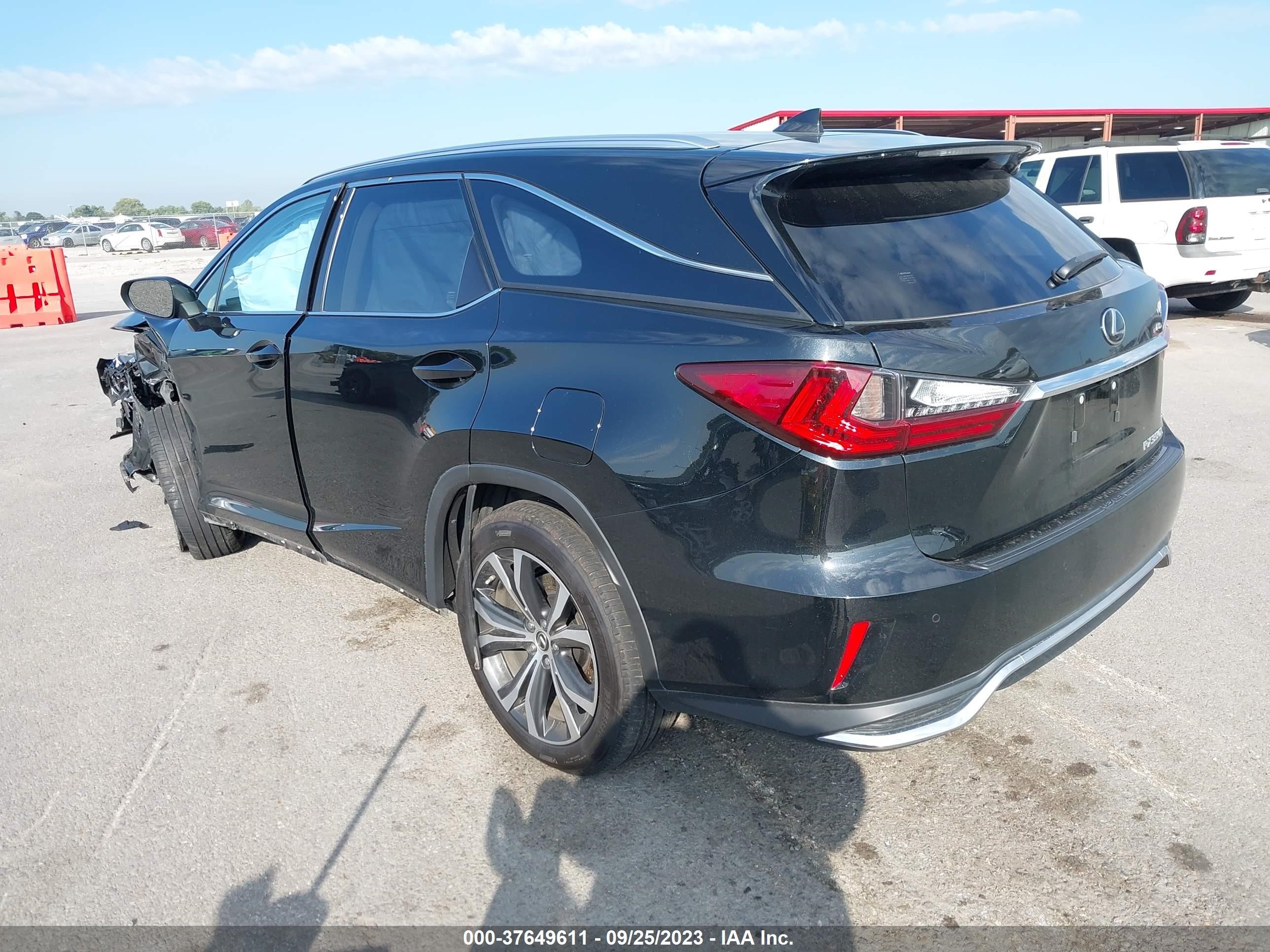 Photo 2 VIN: JTJHZKFA1L2021983 - LEXUS RX 