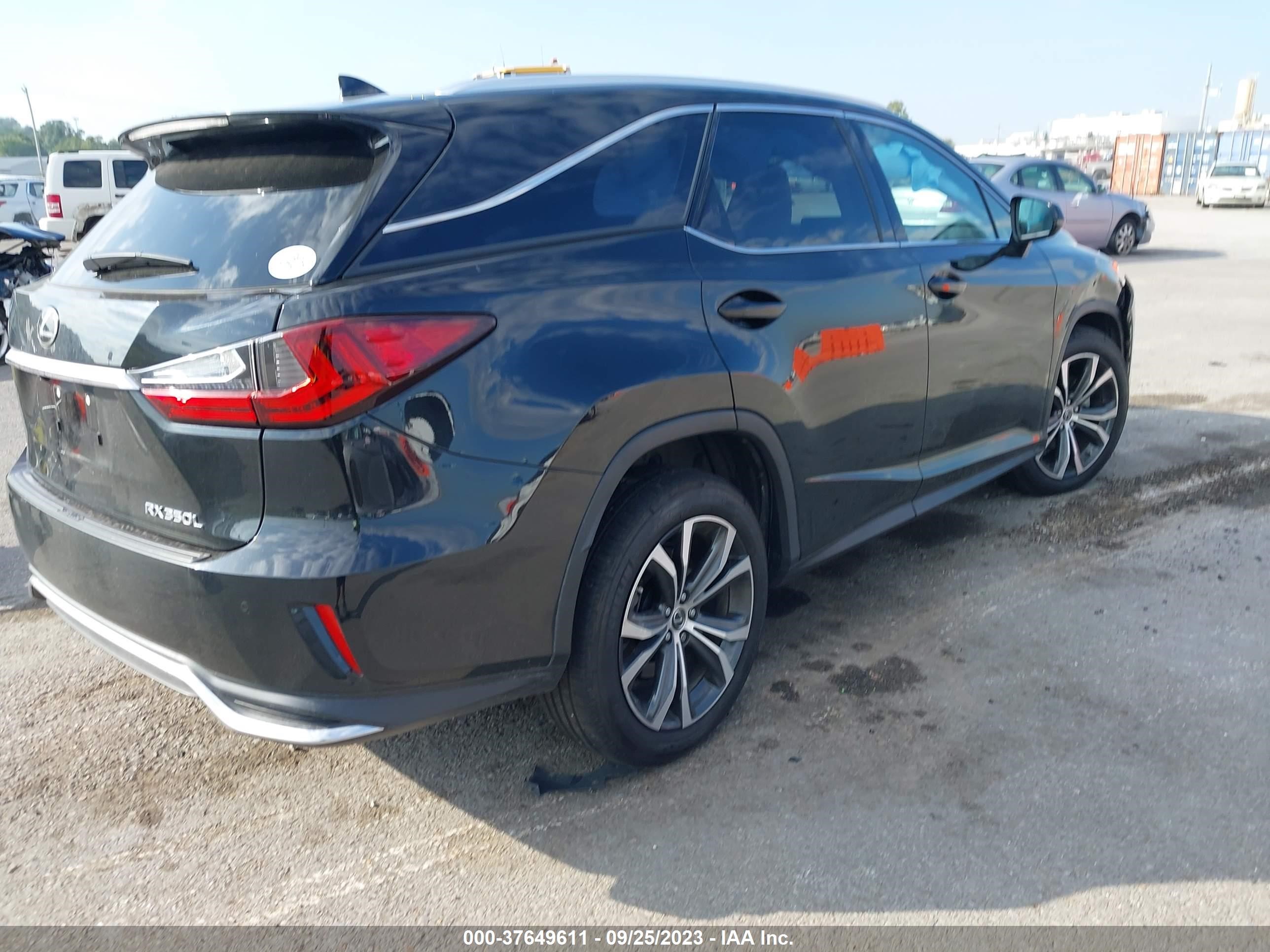 Photo 3 VIN: JTJHZKFA1L2021983 - LEXUS RX 