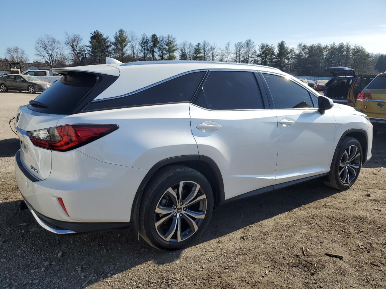 Photo 2 VIN: JTJHZKFA2N2037807 - LEXUS RX 