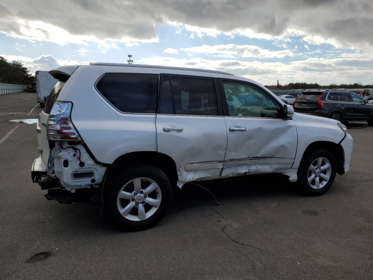 Photo 2 VIN: JTJJM7FX5G5126242 - LEXUS GX 