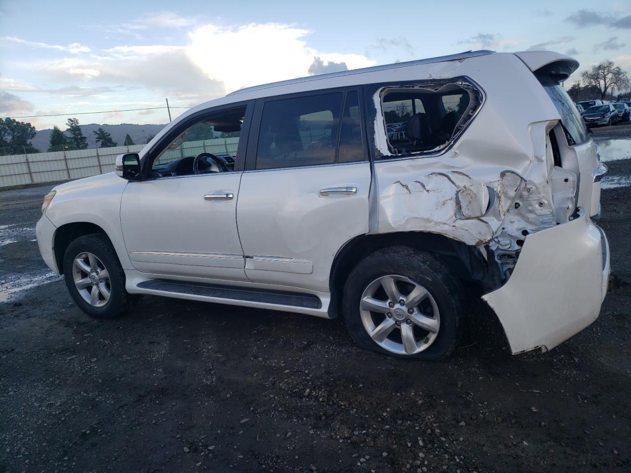 Photo 1 VIN: JTJJM7FX6B5018026 - LEXUS GX 