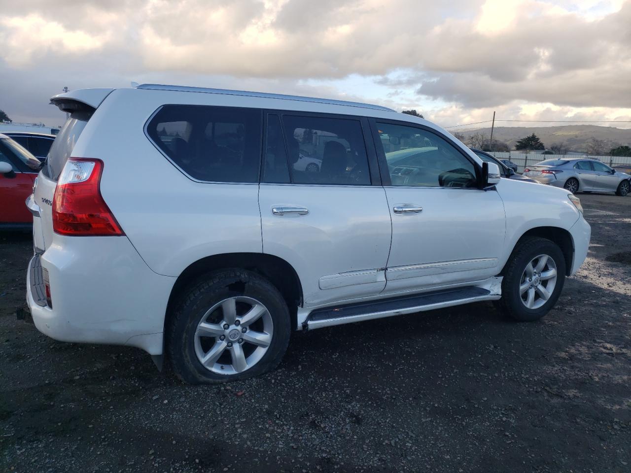 Photo 2 VIN: JTJJM7FX6B5018026 - LEXUS GX 