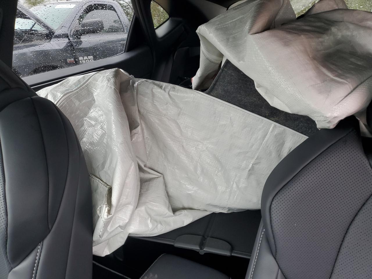 Photo 9 VIN: JTJKKCFZ7R2035238 - LEXUS NX-300H 