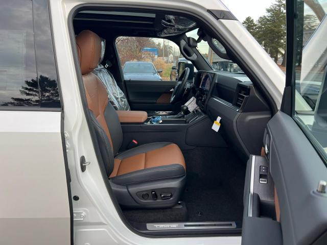 Photo 4 VIN: JTJVBCDX9R5005977 - LEXUS GX 550 LUX 