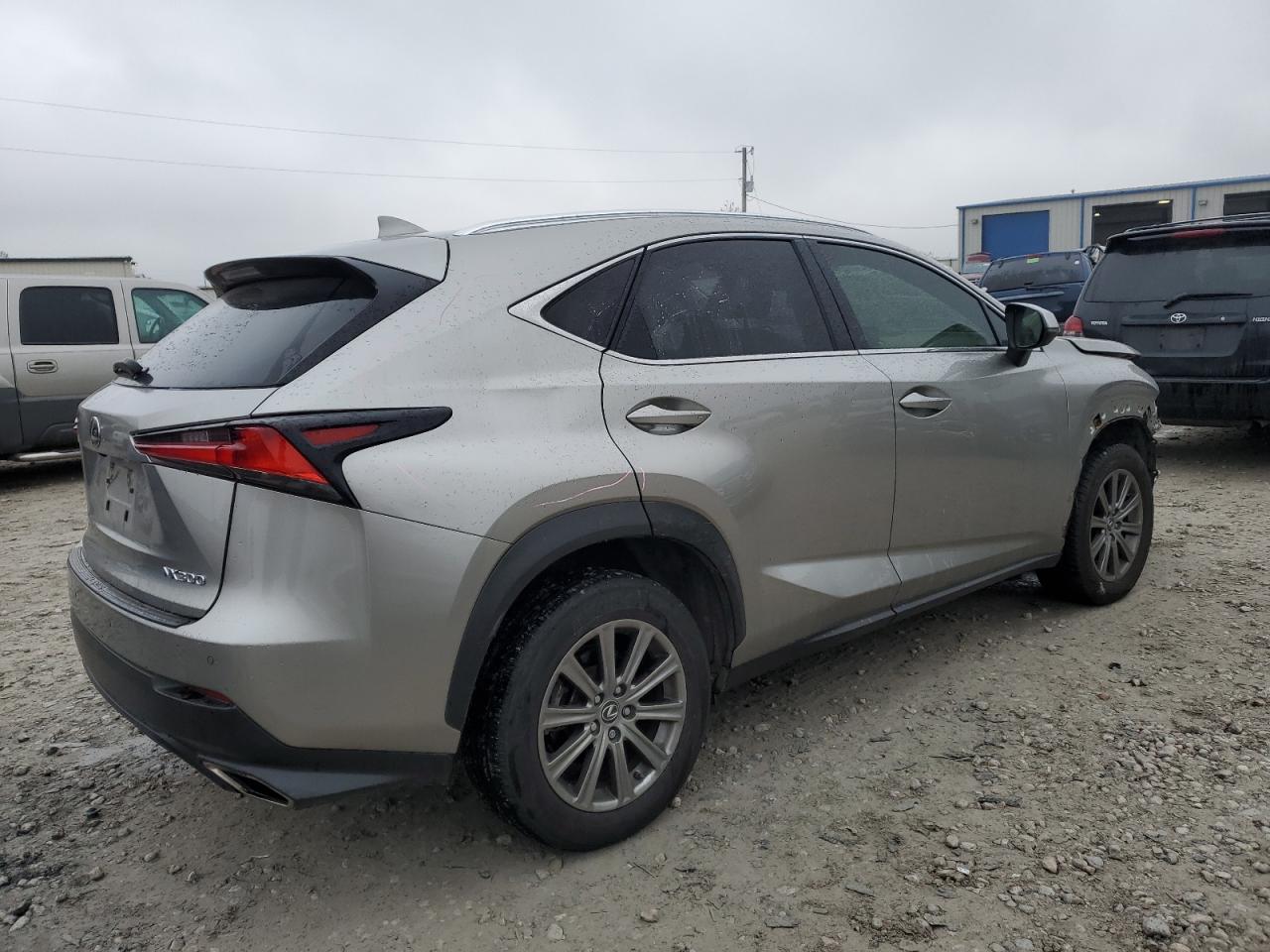 Photo 2 VIN: JTJYARBZ0J2085697 - LEXUS NX 