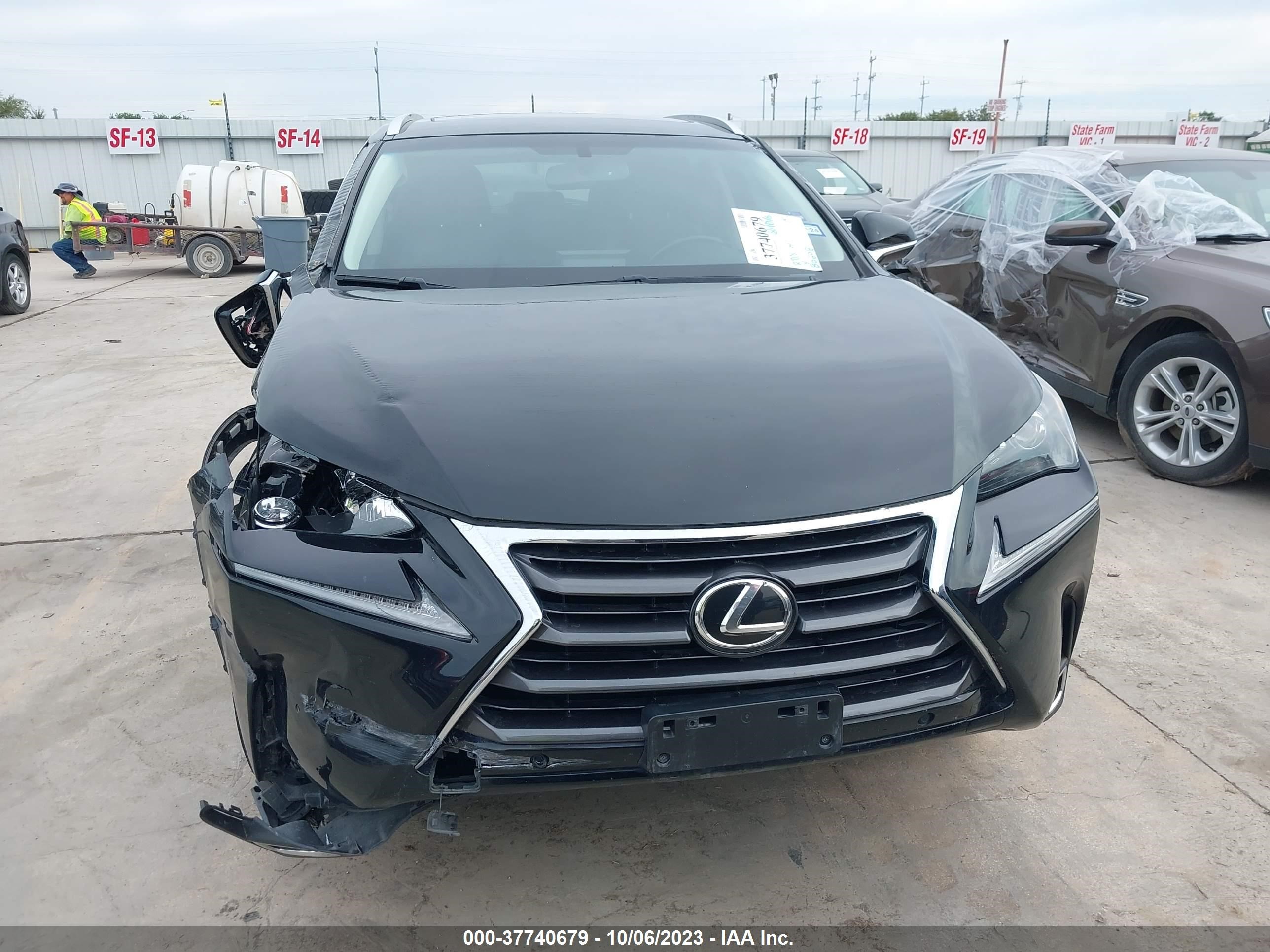 Photo 11 VIN: JTJYARBZ1H2075657 - LEXUS NX 