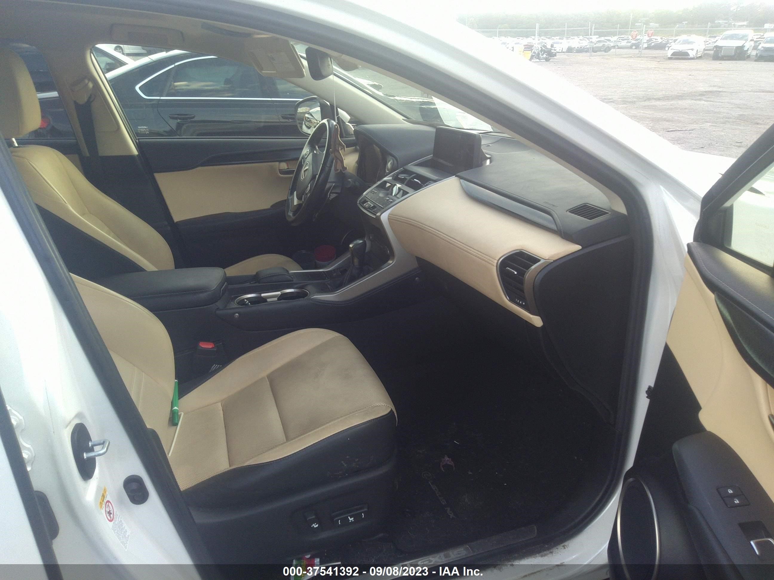 Photo 4 VIN: JTJYARBZ1K2118403 - LEXUS NX 