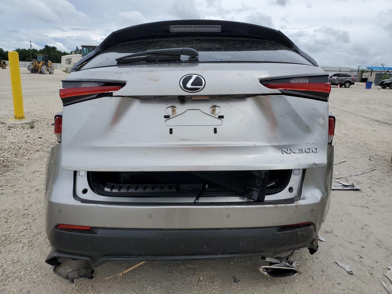 Photo 5 VIN: JTJYARBZ2J2108168 - LEXUS NX 