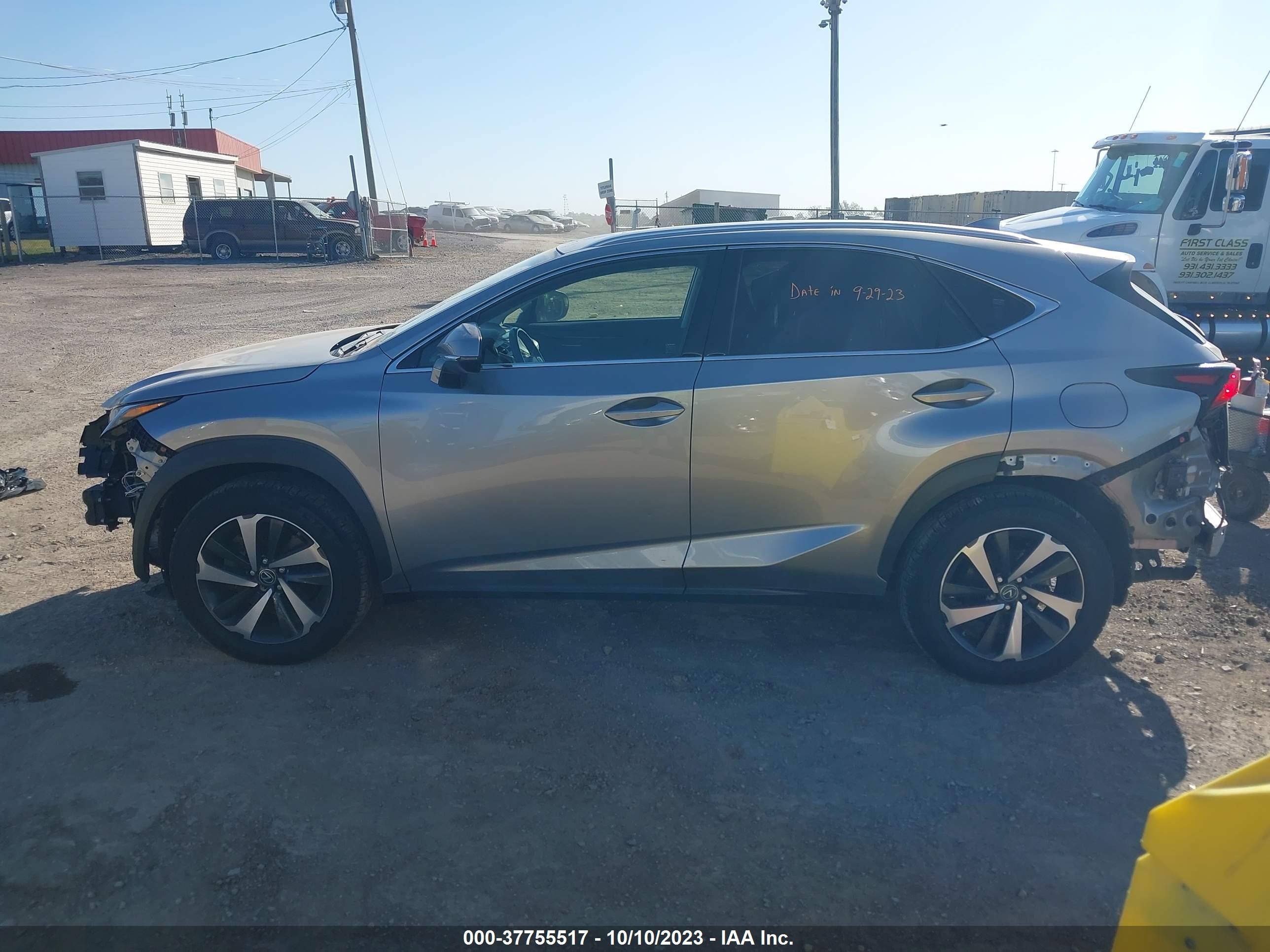 Photo 14 VIN: JTJYARBZ4J2113422 - LEXUS NX 