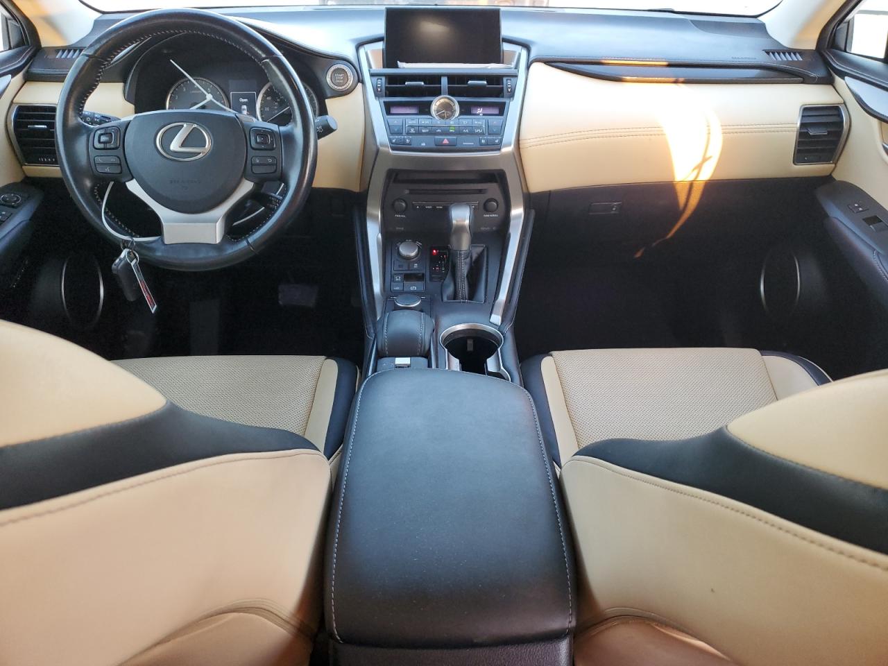 Photo 7 VIN: JTJYARBZ5H2075256 - LEXUS NX 