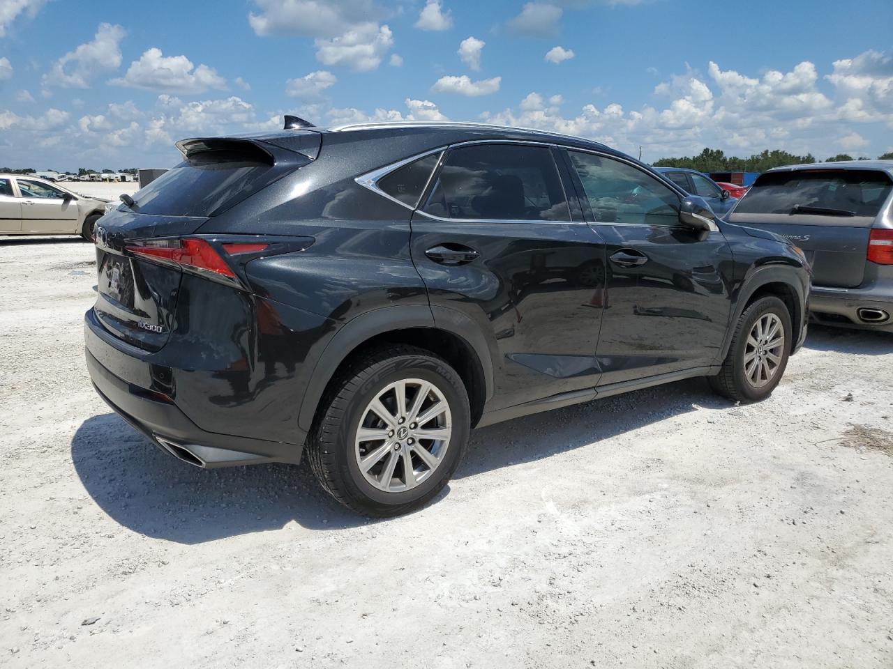 Photo 2 VIN: JTJYARBZ8J2107025 - LEXUS NX 