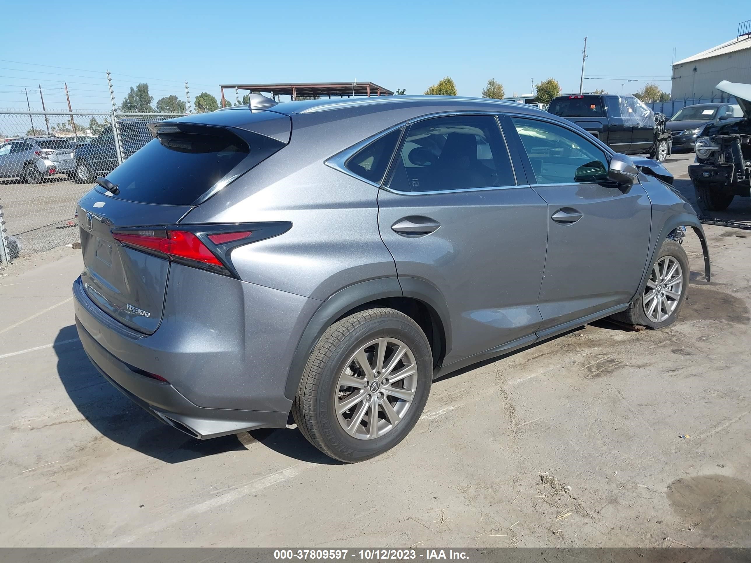 Photo 3 VIN: JTJYARBZ8K2140723 - LEXUS NX 