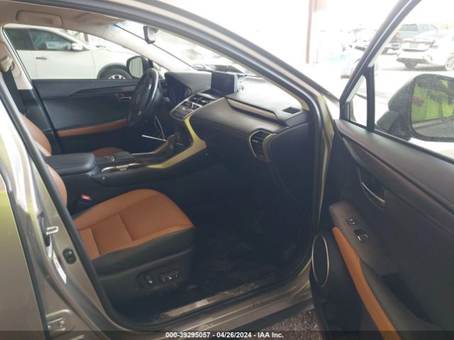 Photo 4 VIN: JTJYARBZ9J2089215 - LEXUS NX 300 