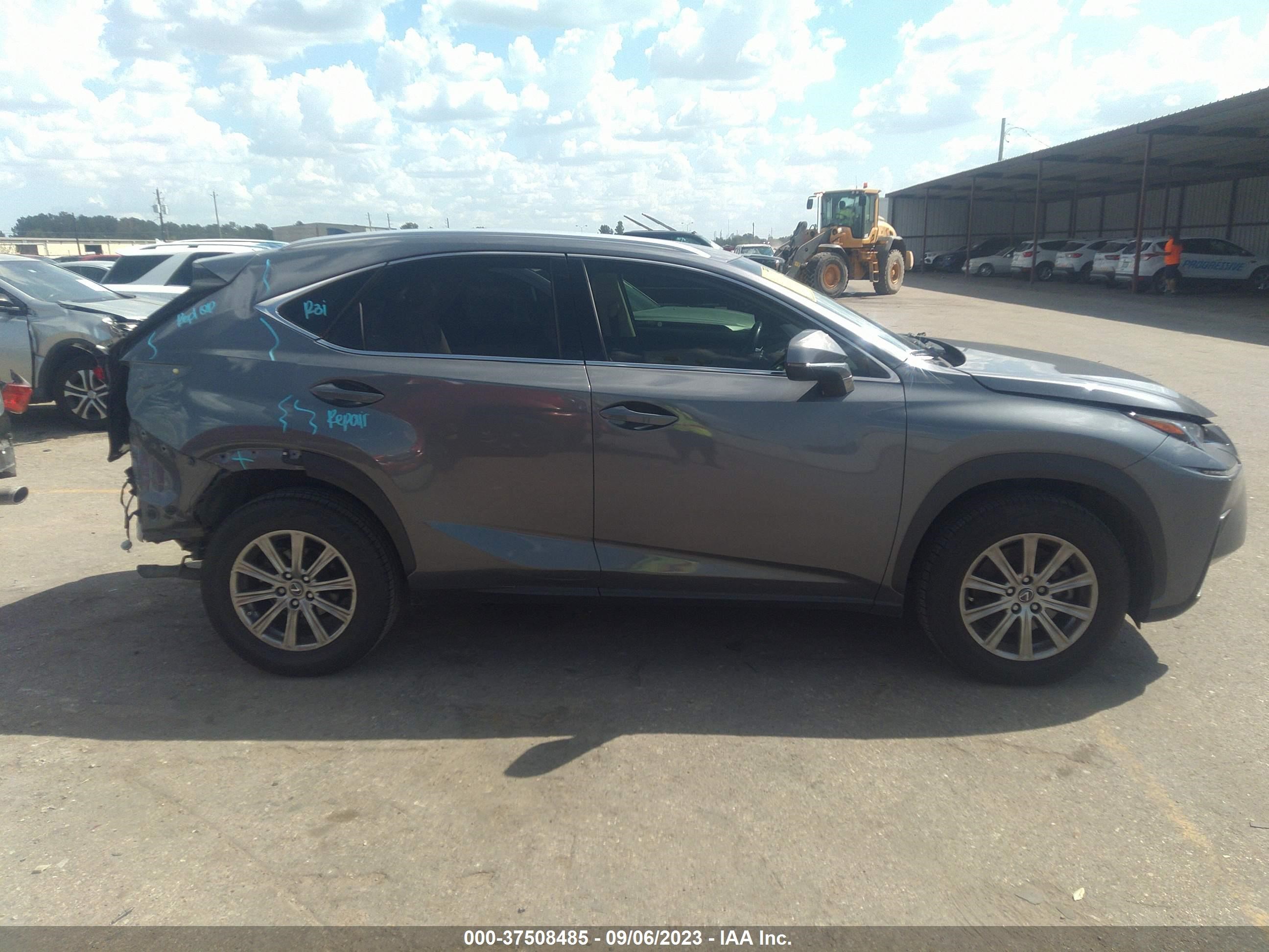 Photo 13 VIN: JTJYARBZ9J2102108 - LEXUS NX 