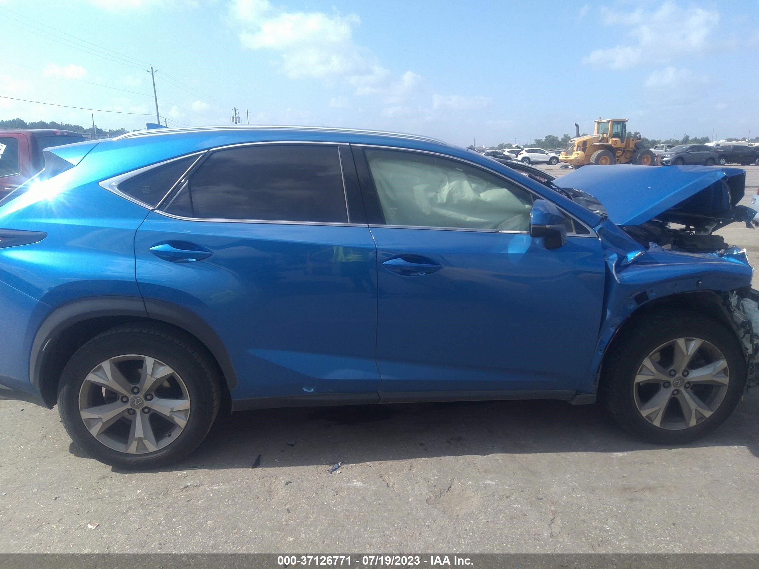 Photo 13 VIN: JTJYARBZXH2068576 - LEXUS NX 