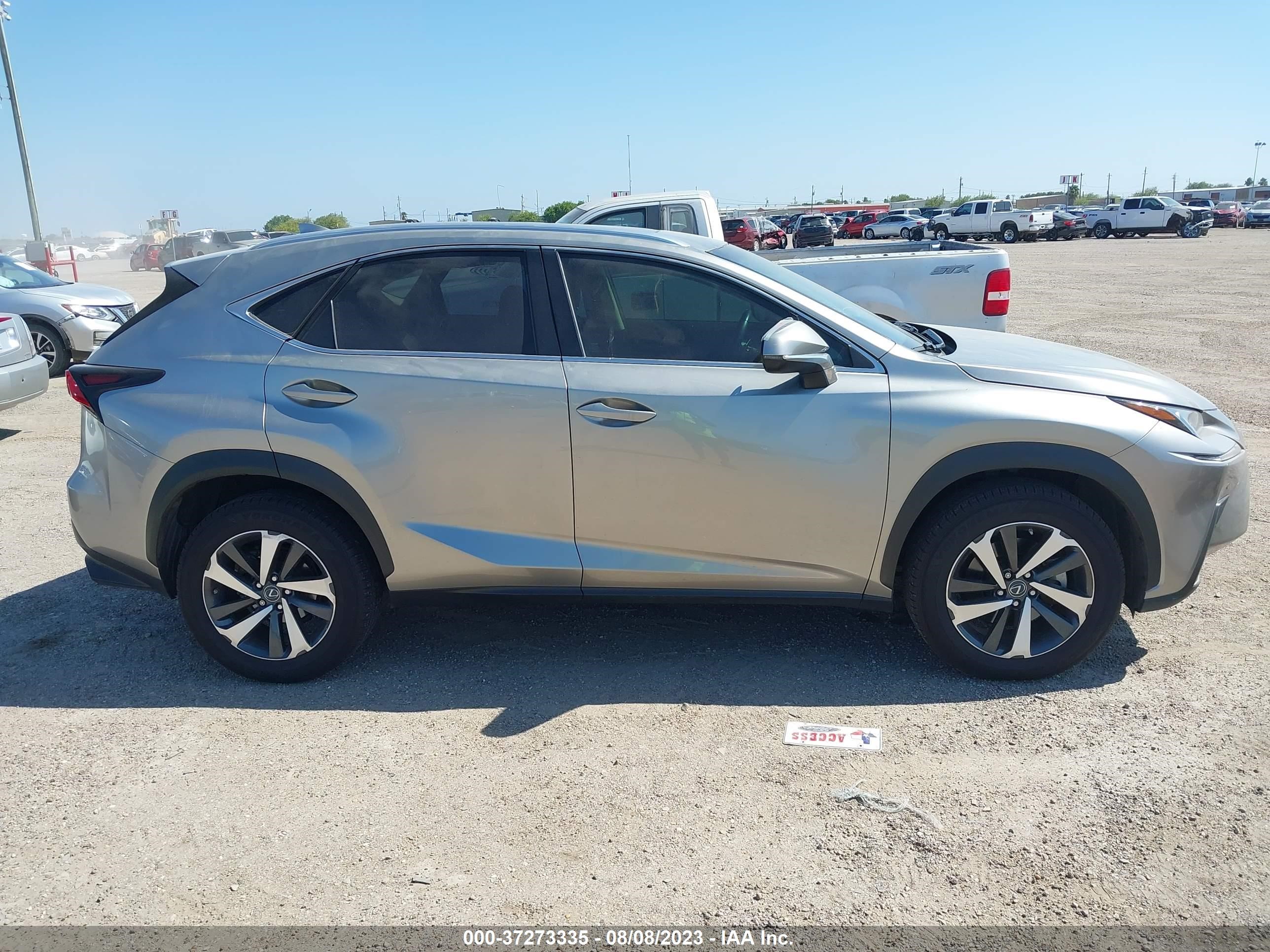 Photo 12 VIN: JTJYARBZXJ2097310 - LEXUS NX 