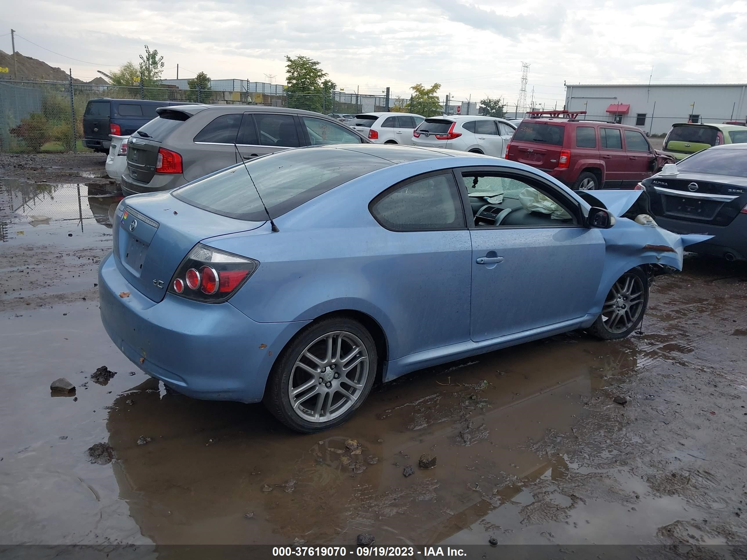 Photo 3 VIN: JTKDE167080243194 - SCION TC 