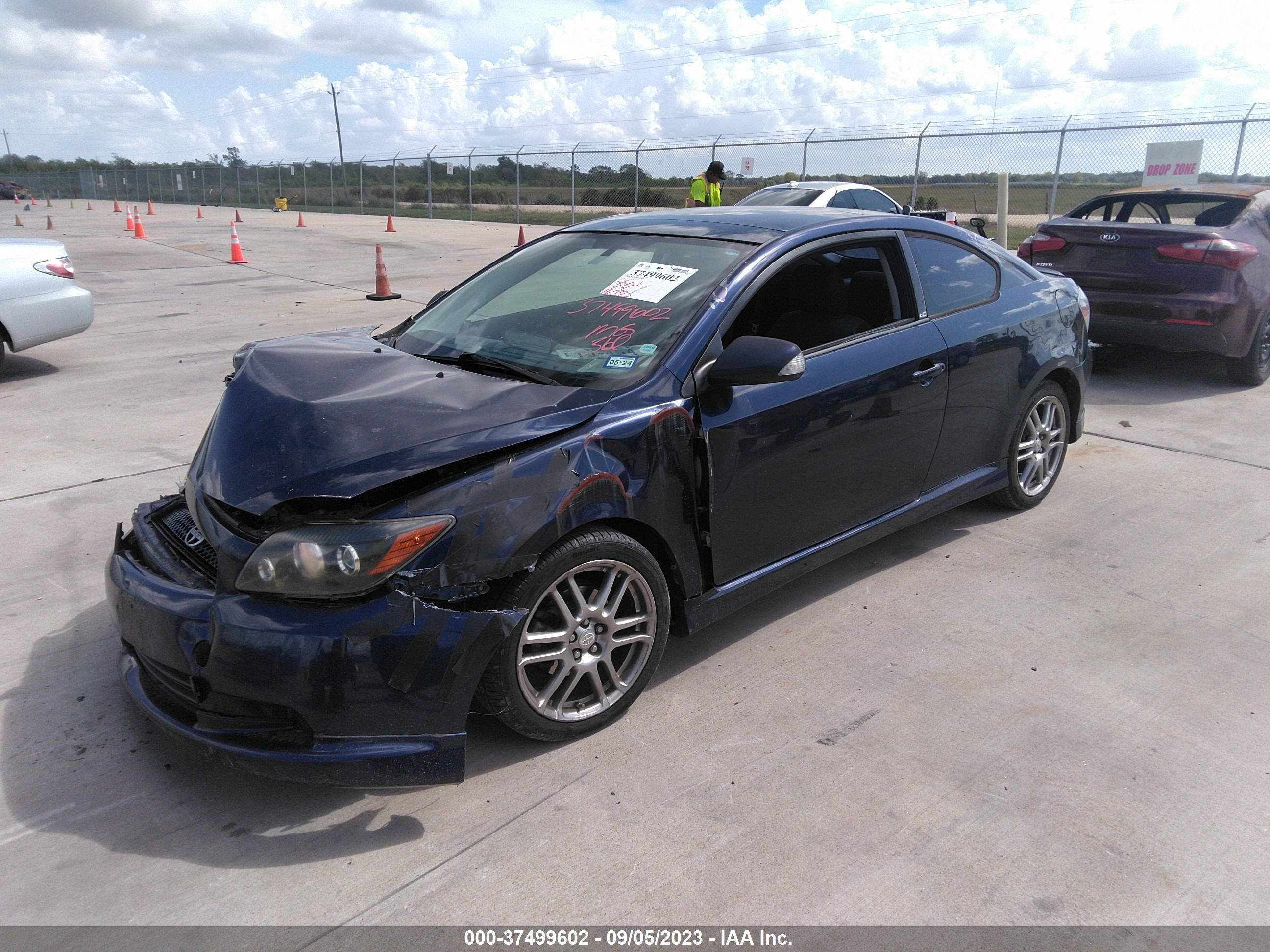 Photo 1 VIN: JTKDE167180226825 - SCION TC 