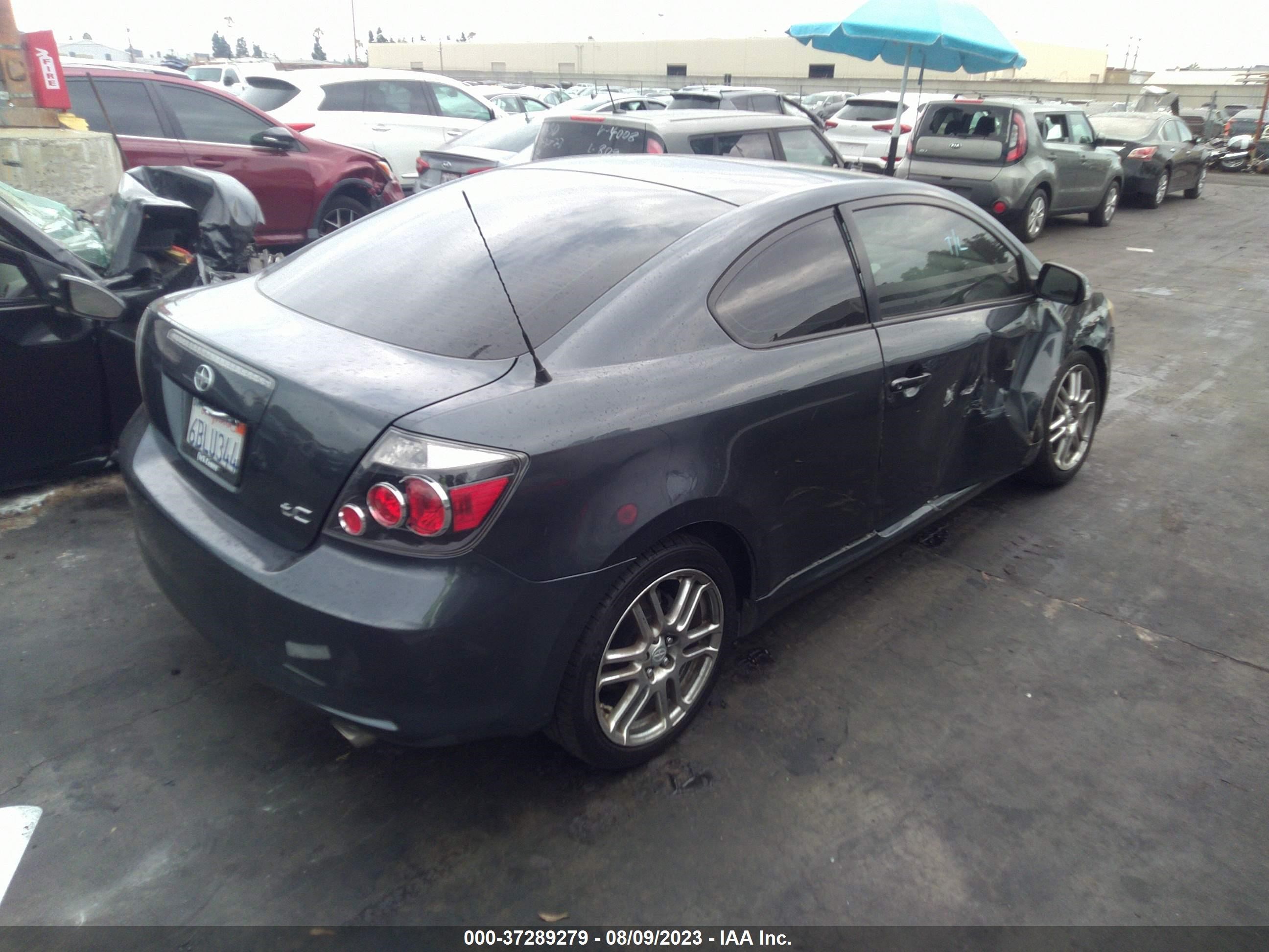 Photo 3 VIN: JTKDE167180230180 - SCION TC 