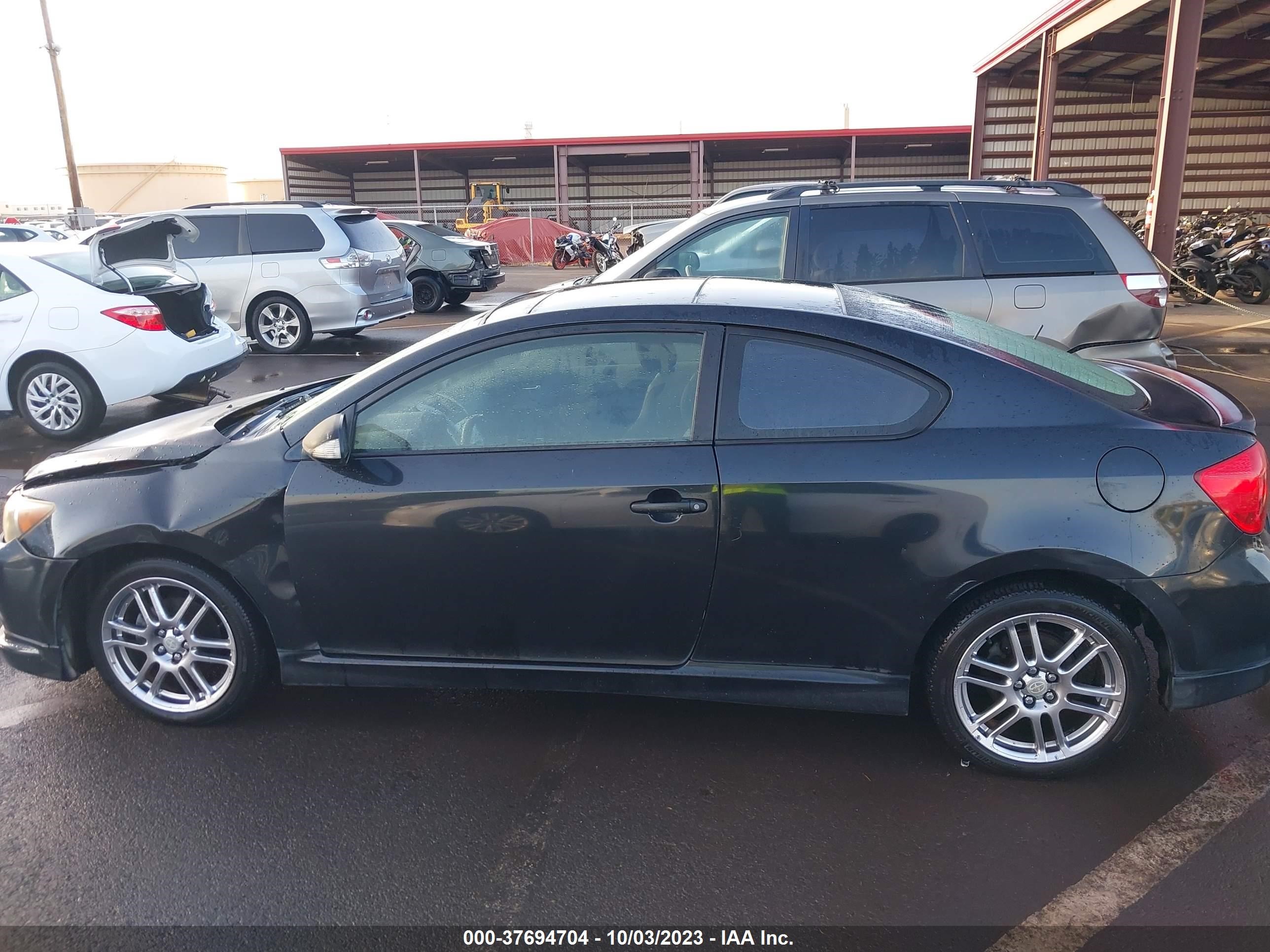 Photo 13 VIN: JTKDE167250009683 - SCION TC 