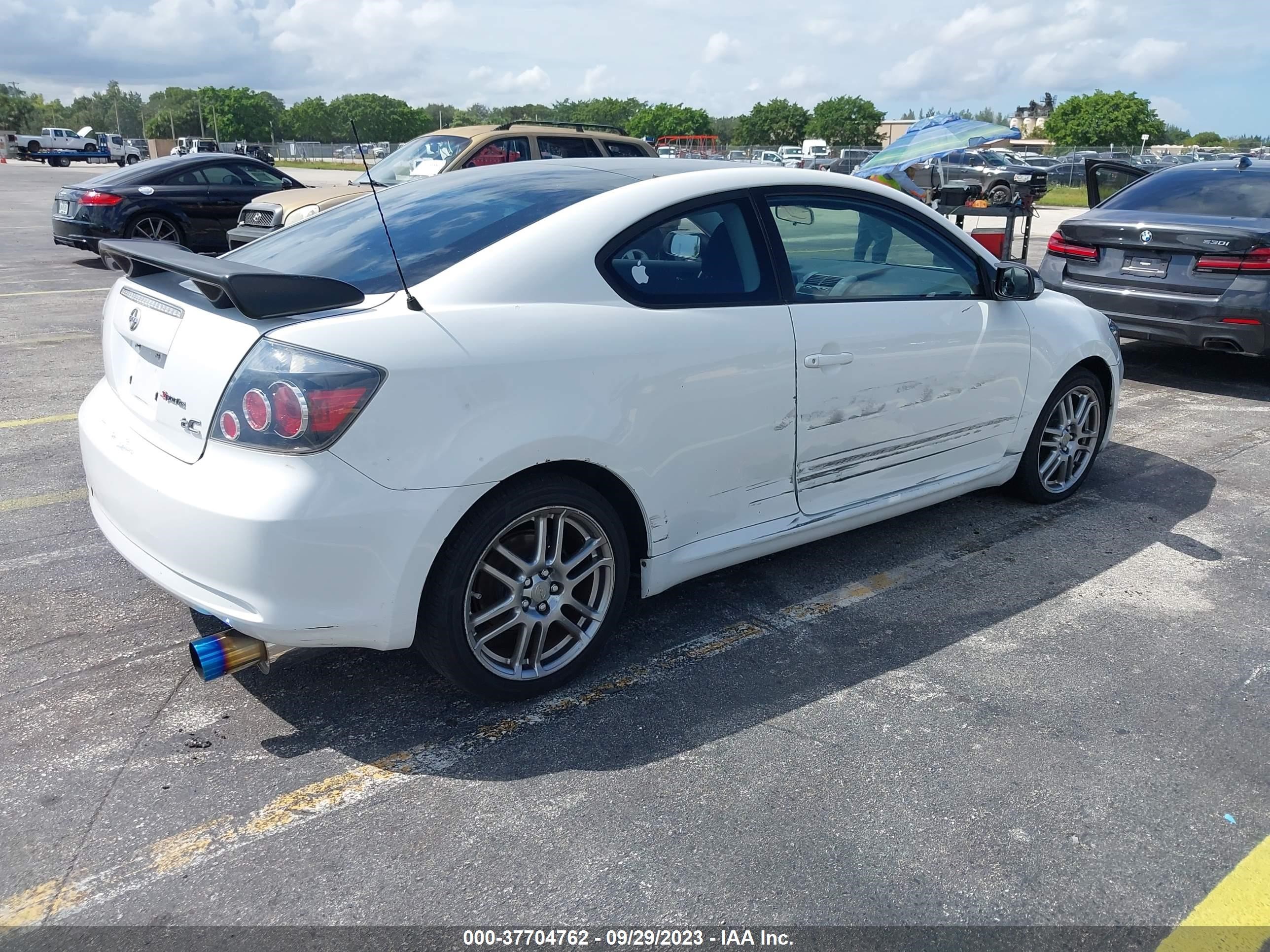 Photo 3 VIN: JTKDE167280224291 - SCION TC 