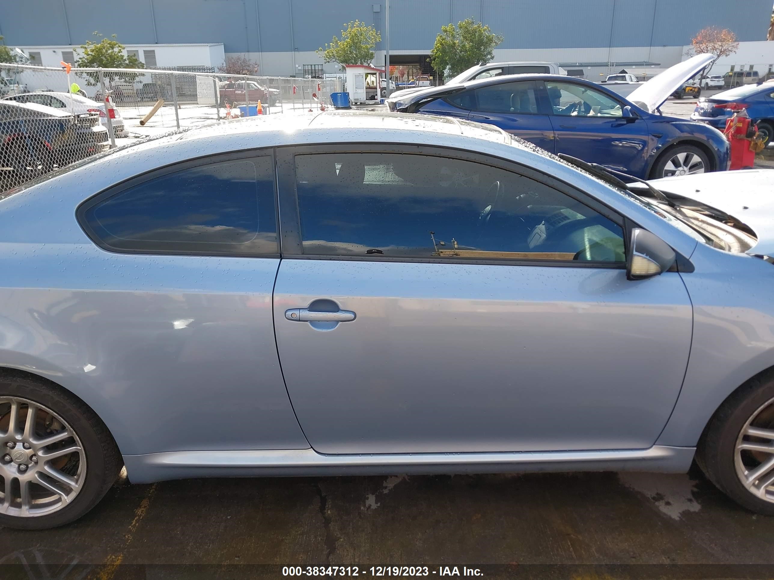 Photo 13 VIN: JTKDE167280226431 - SCION TC 