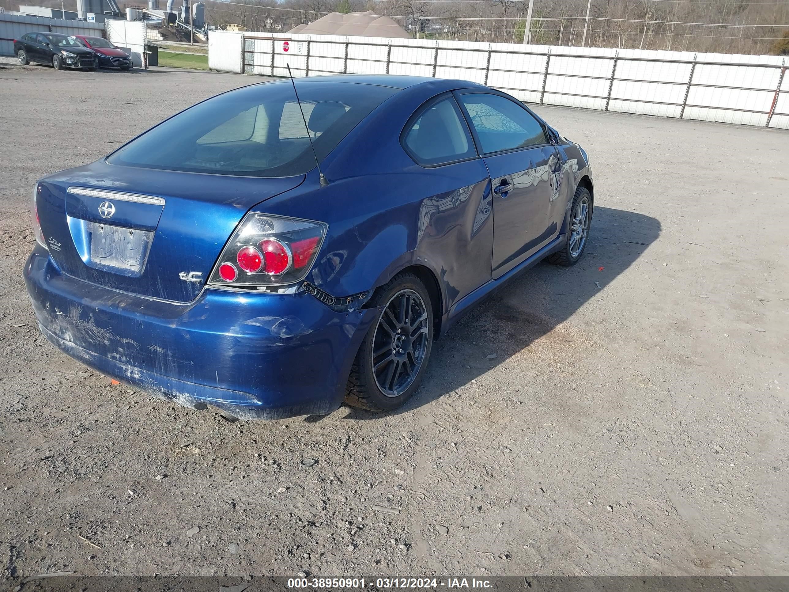 Photo 3 VIN: JTKDE167280269828 - SCION TC 