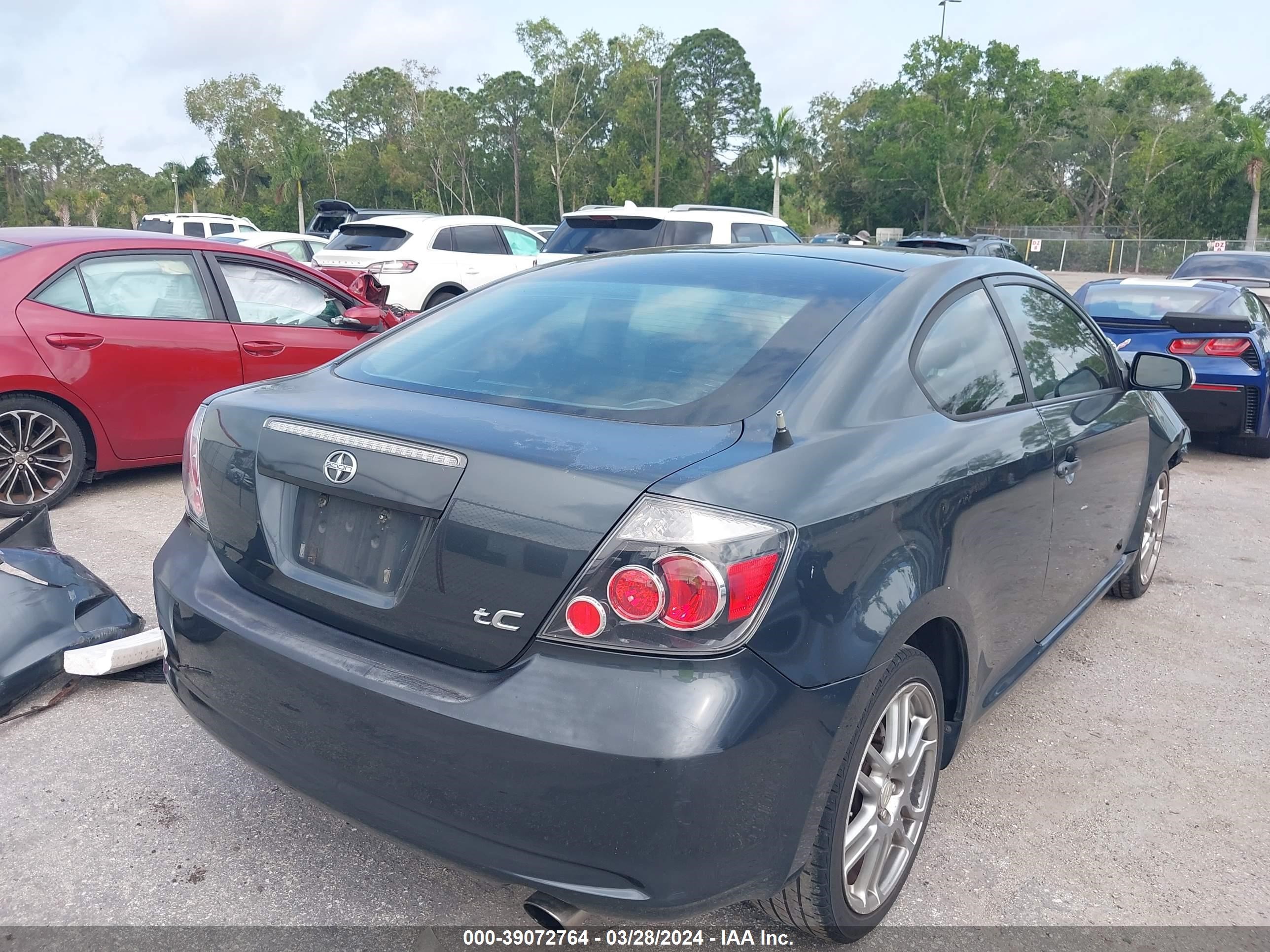 Photo 3 VIN: JTKDE167280272115 - SCION TC 