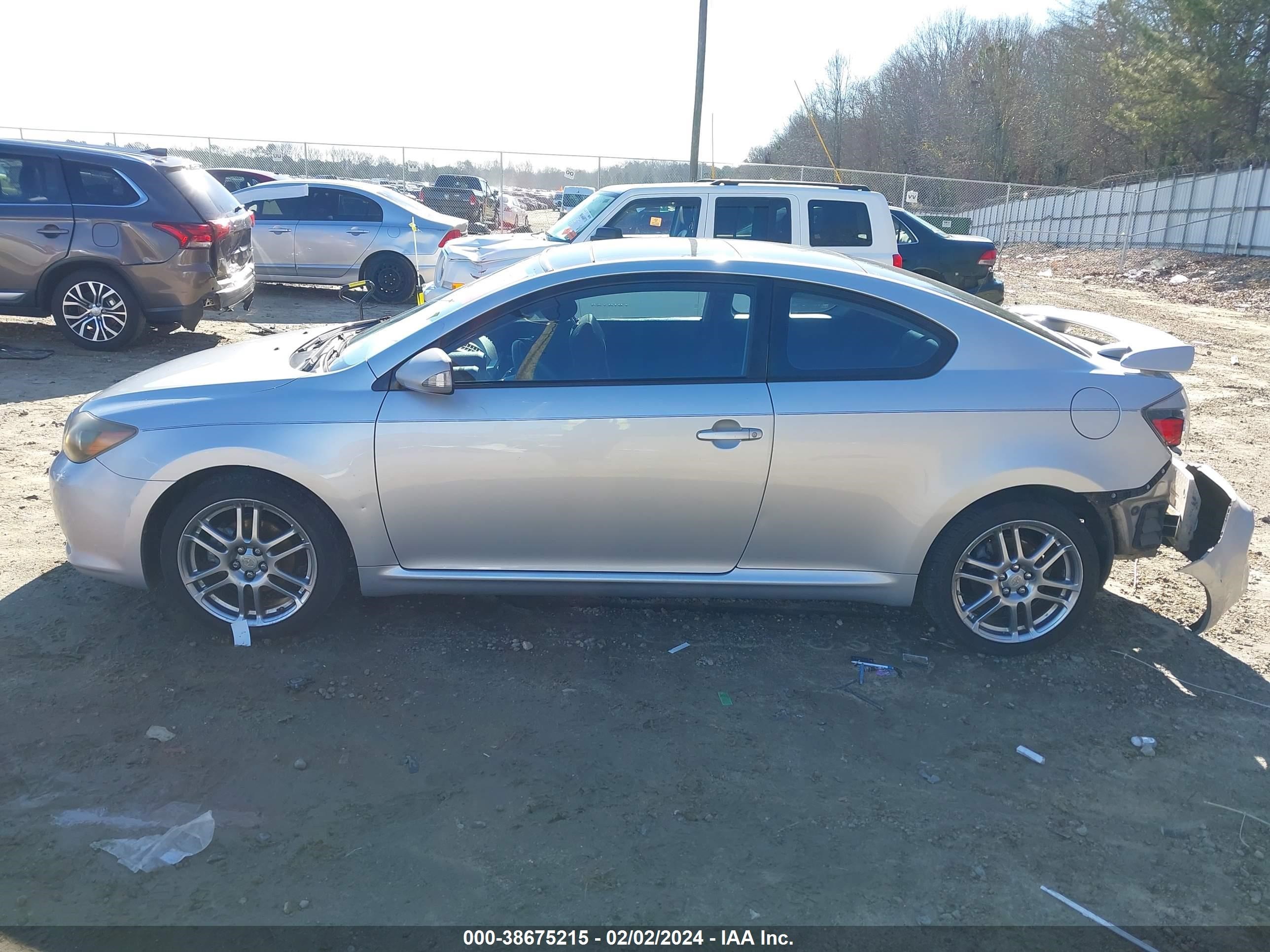 Photo 13 VIN: JTKDE167380263603 - SCION TC 