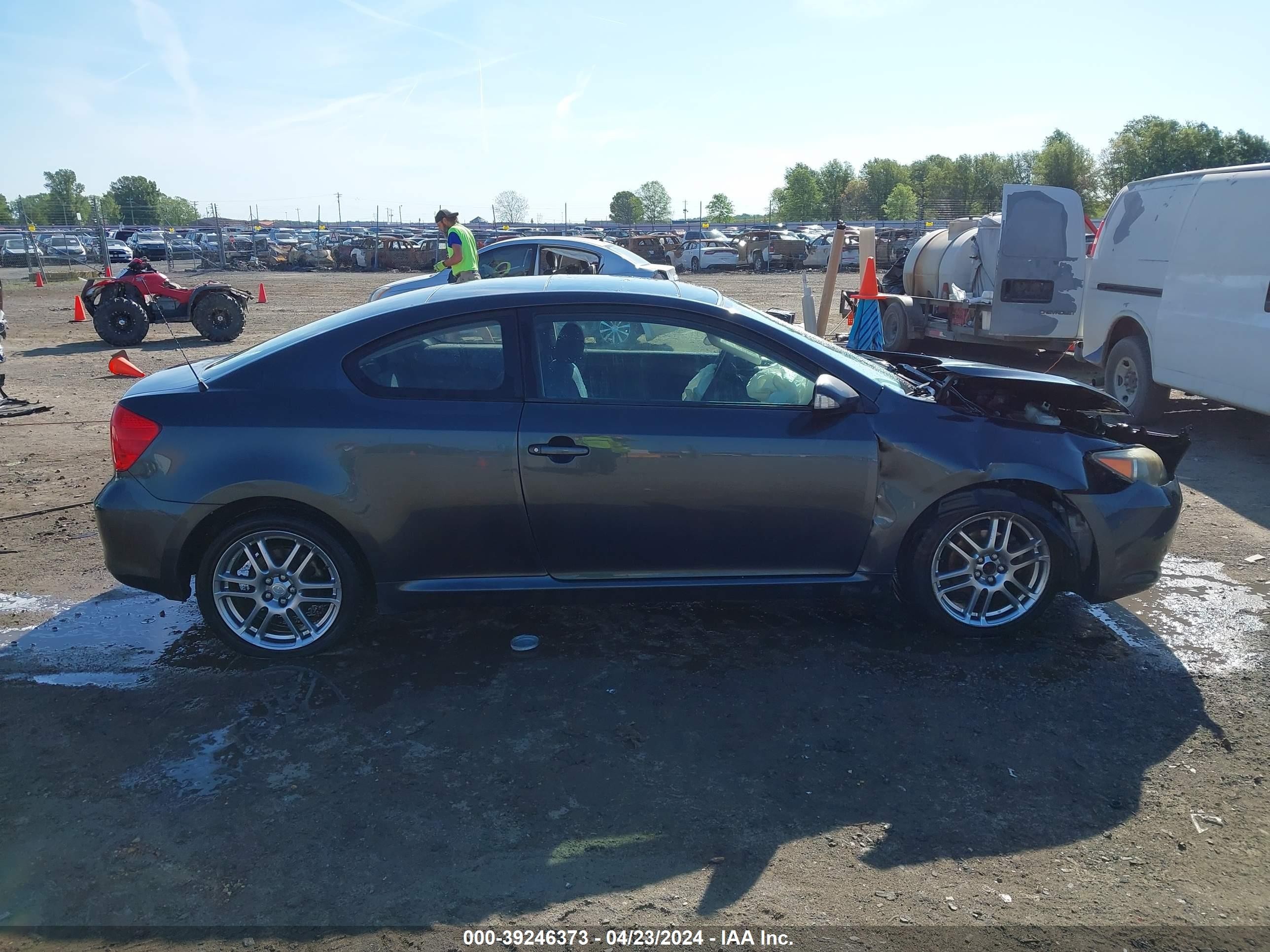 Photo 12 VIN: JTKDE167470196461 - SCION TC 