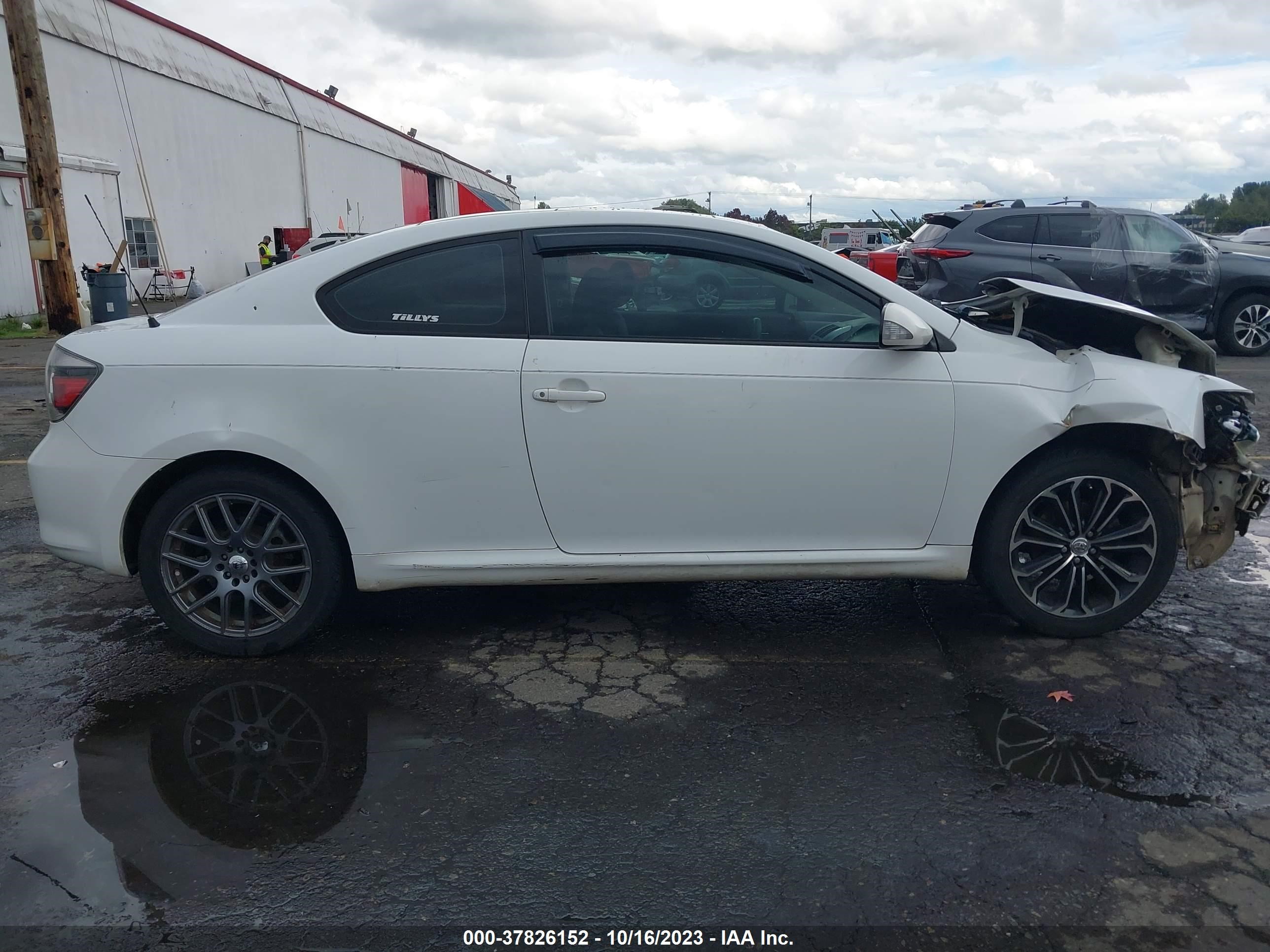 Photo 12 VIN: JTKDE167480226107 - SCION TC 