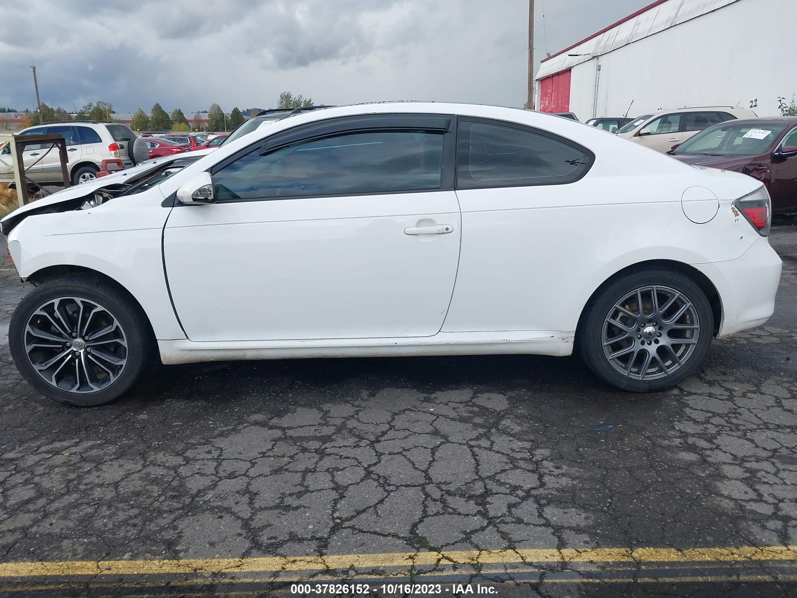 Photo 13 VIN: JTKDE167480226107 - SCION TC 