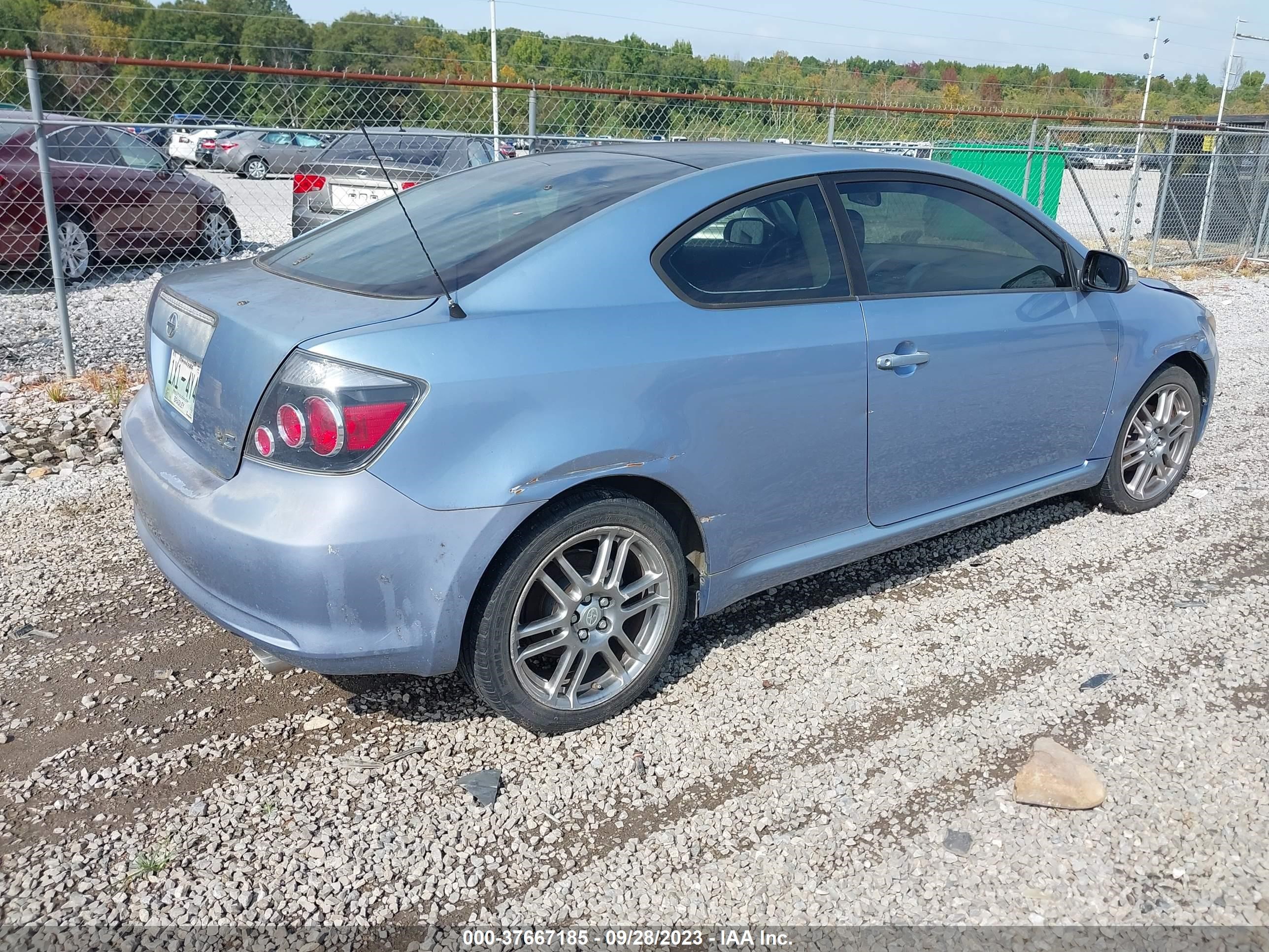 Photo 3 VIN: JTKDE167480245515 - SCION TC 