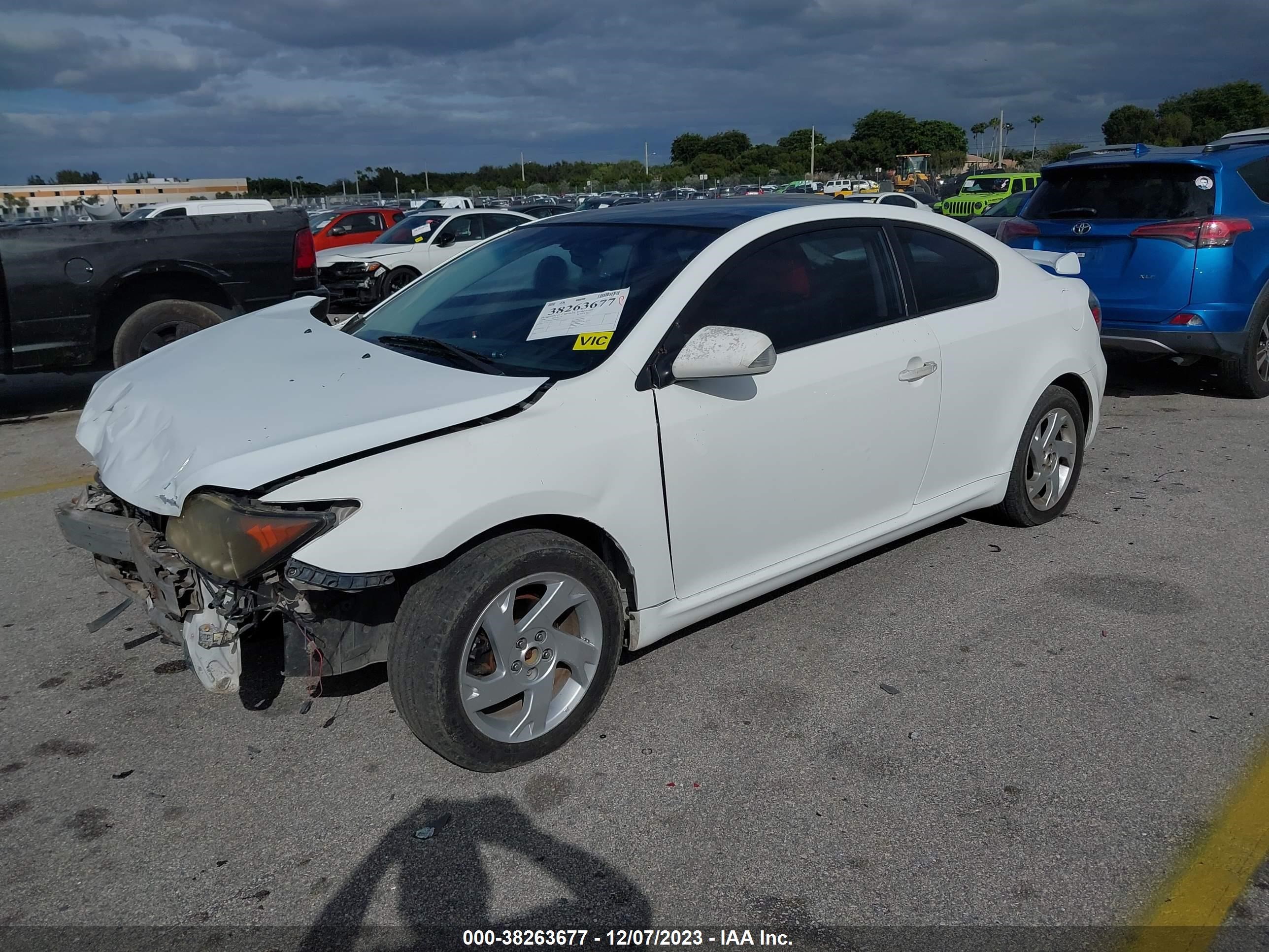 Photo 1 VIN: JTKDE167480264582 - SCION TC 