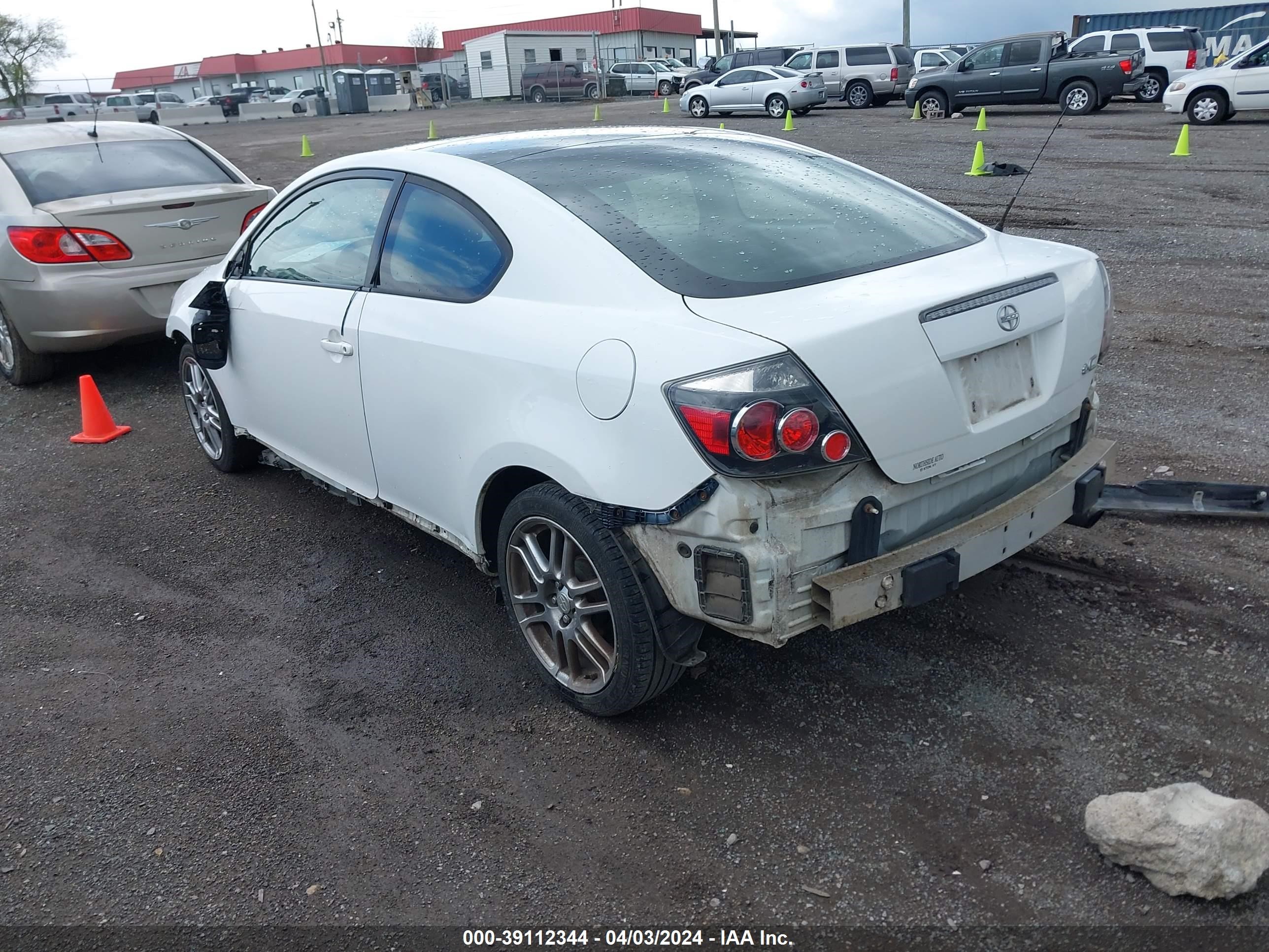 Photo 2 VIN: JTKDE167580246933 - SCION TC 