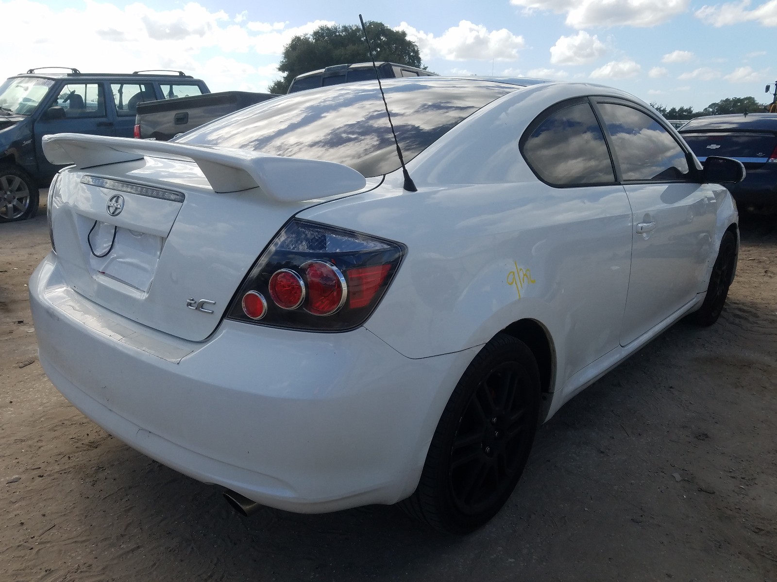 Photo 3 VIN: JTKDE167580262596 - SCION TC 