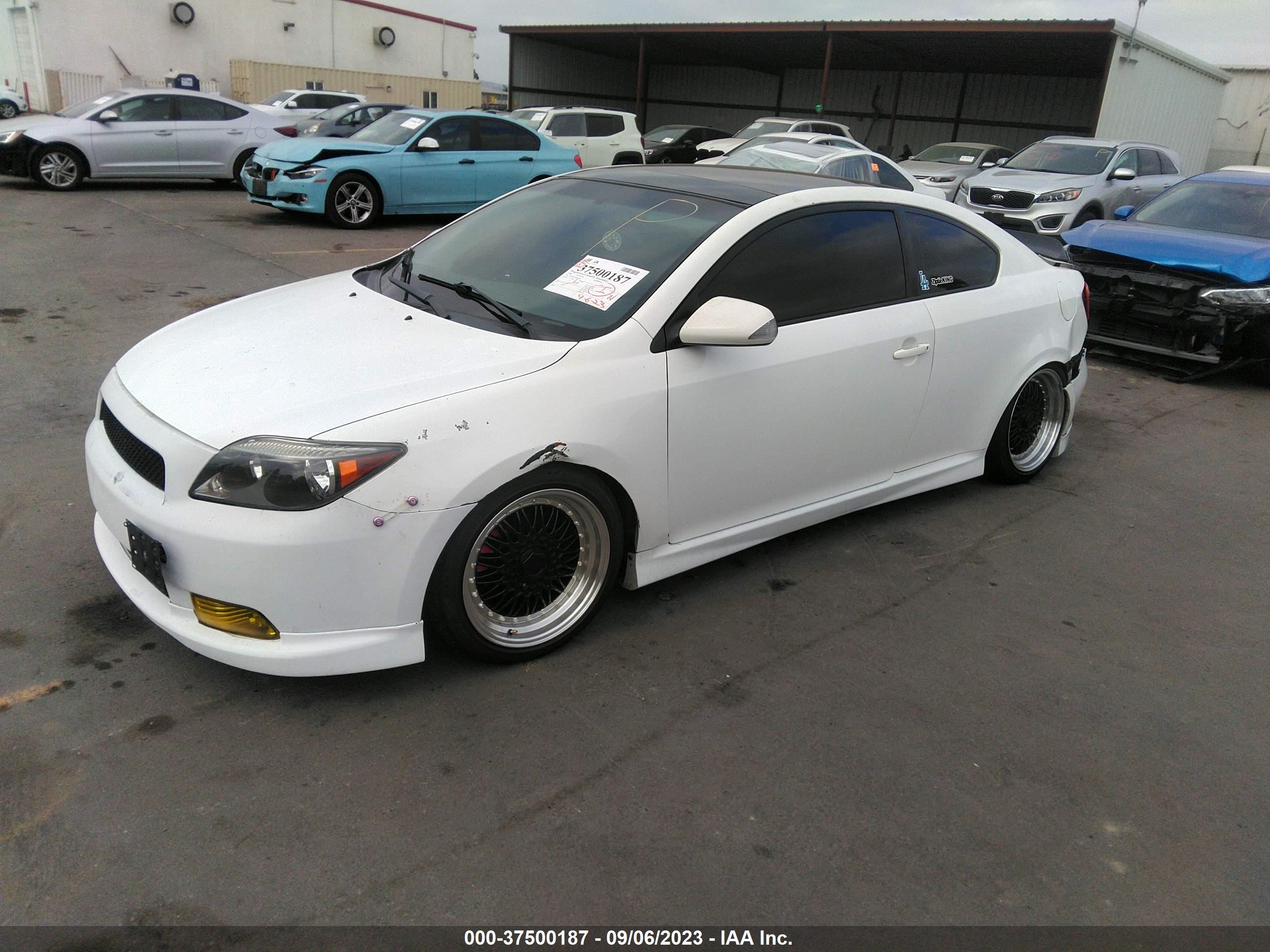 Photo 1 VIN: JTKDE167680224889 - SCION TC 