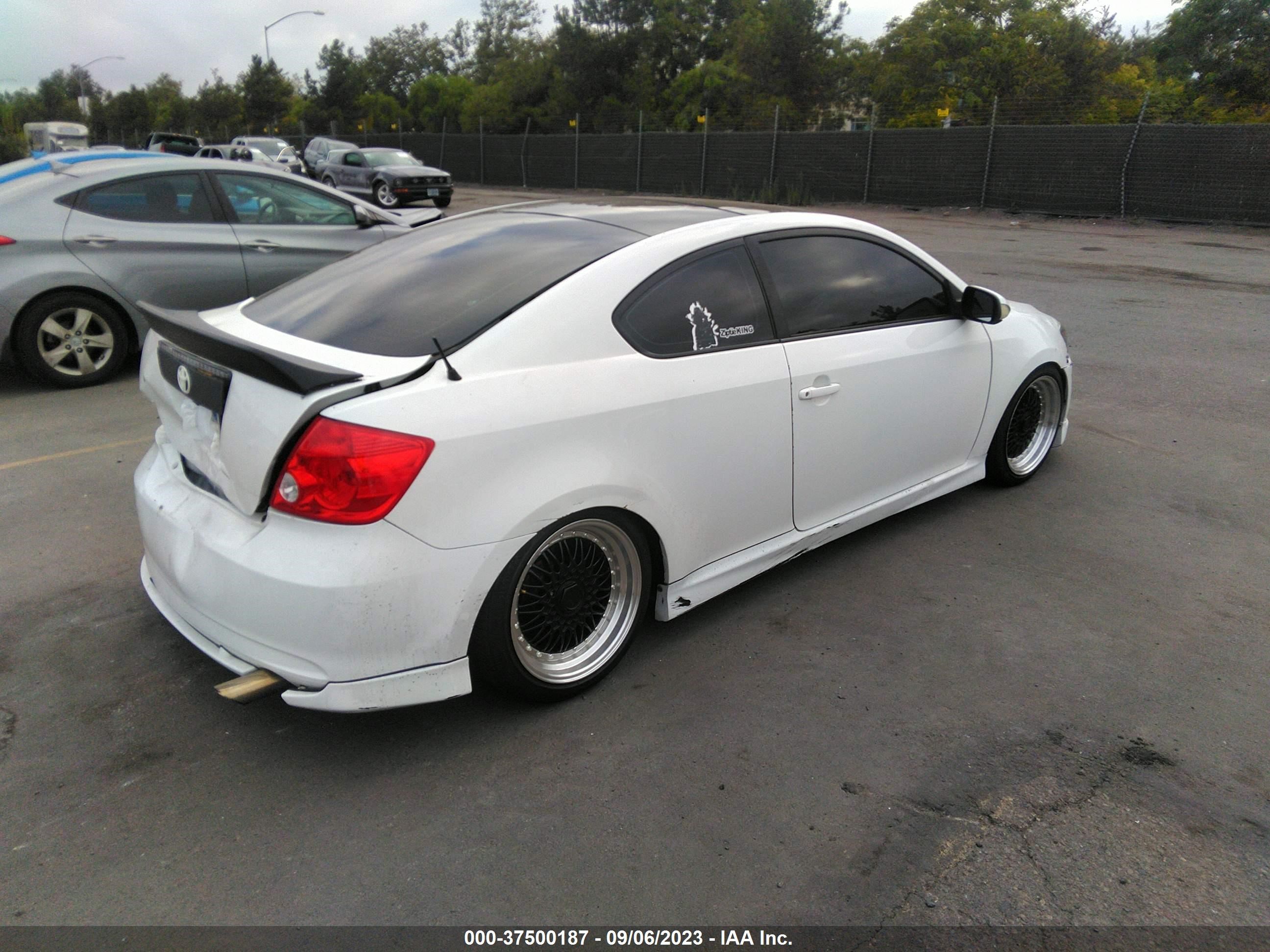 Photo 3 VIN: JTKDE167680224889 - SCION TC 